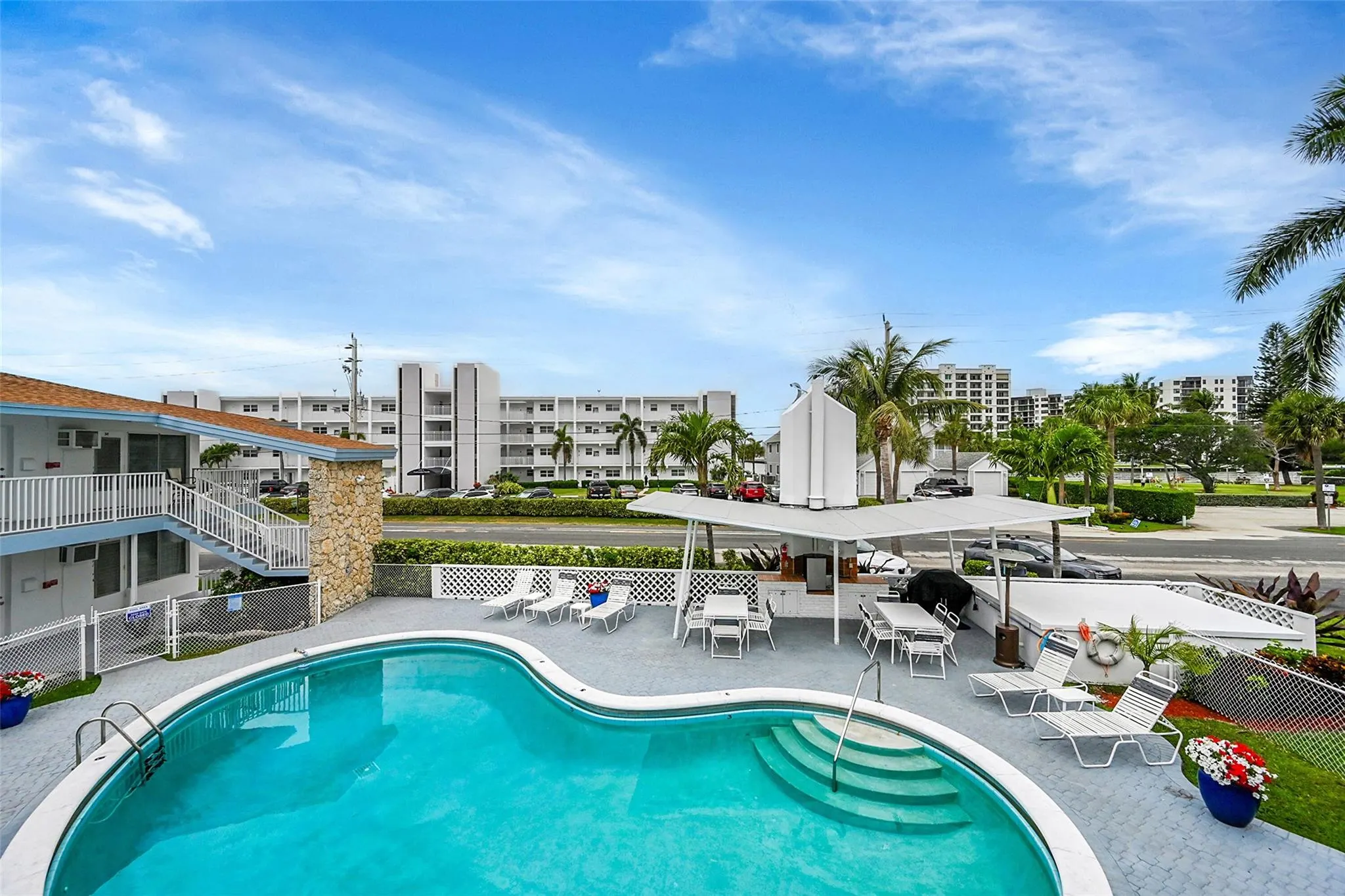 1110 N Riverside Dr, #14