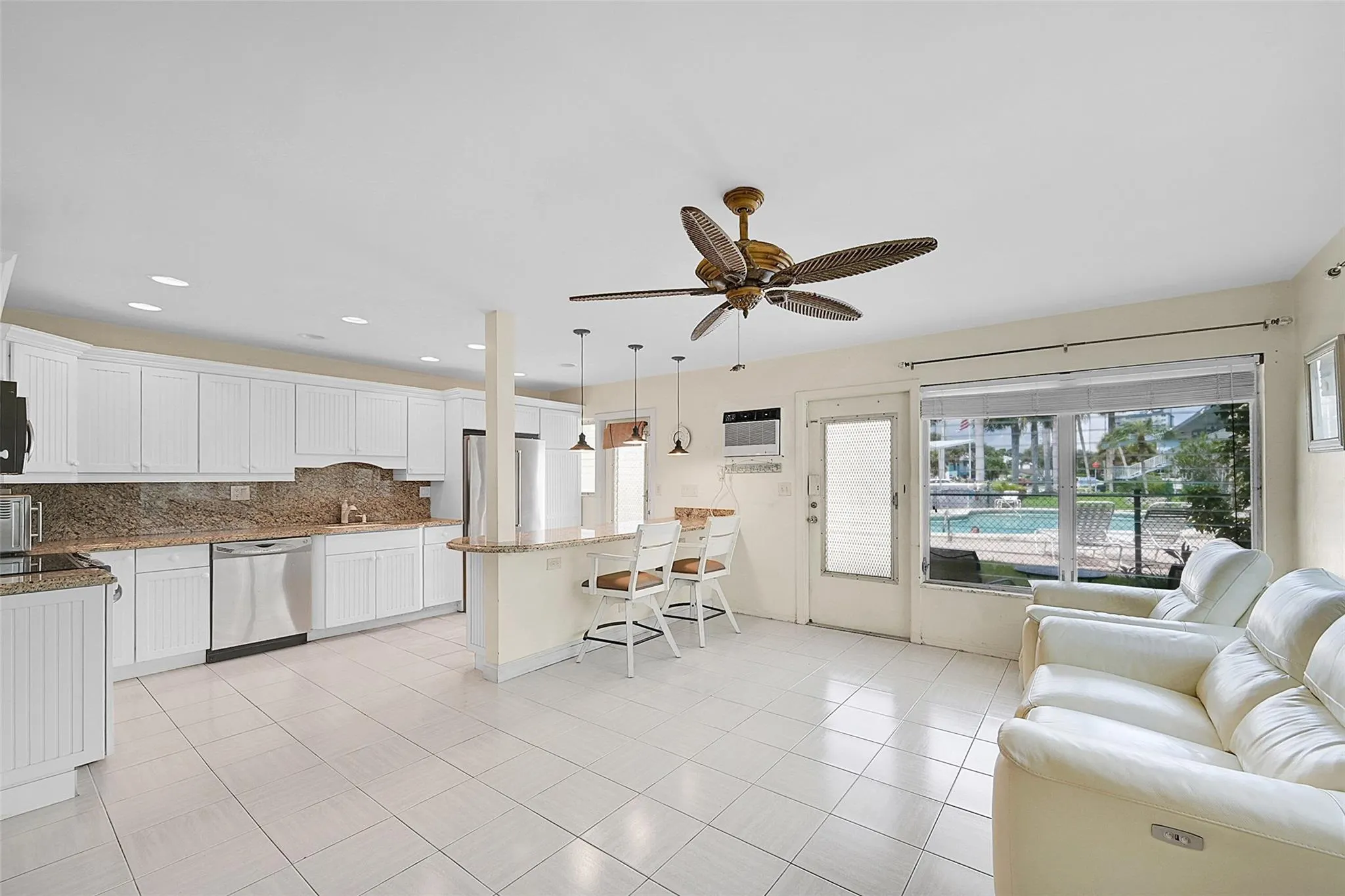 1110 N Riverside Dr, #14