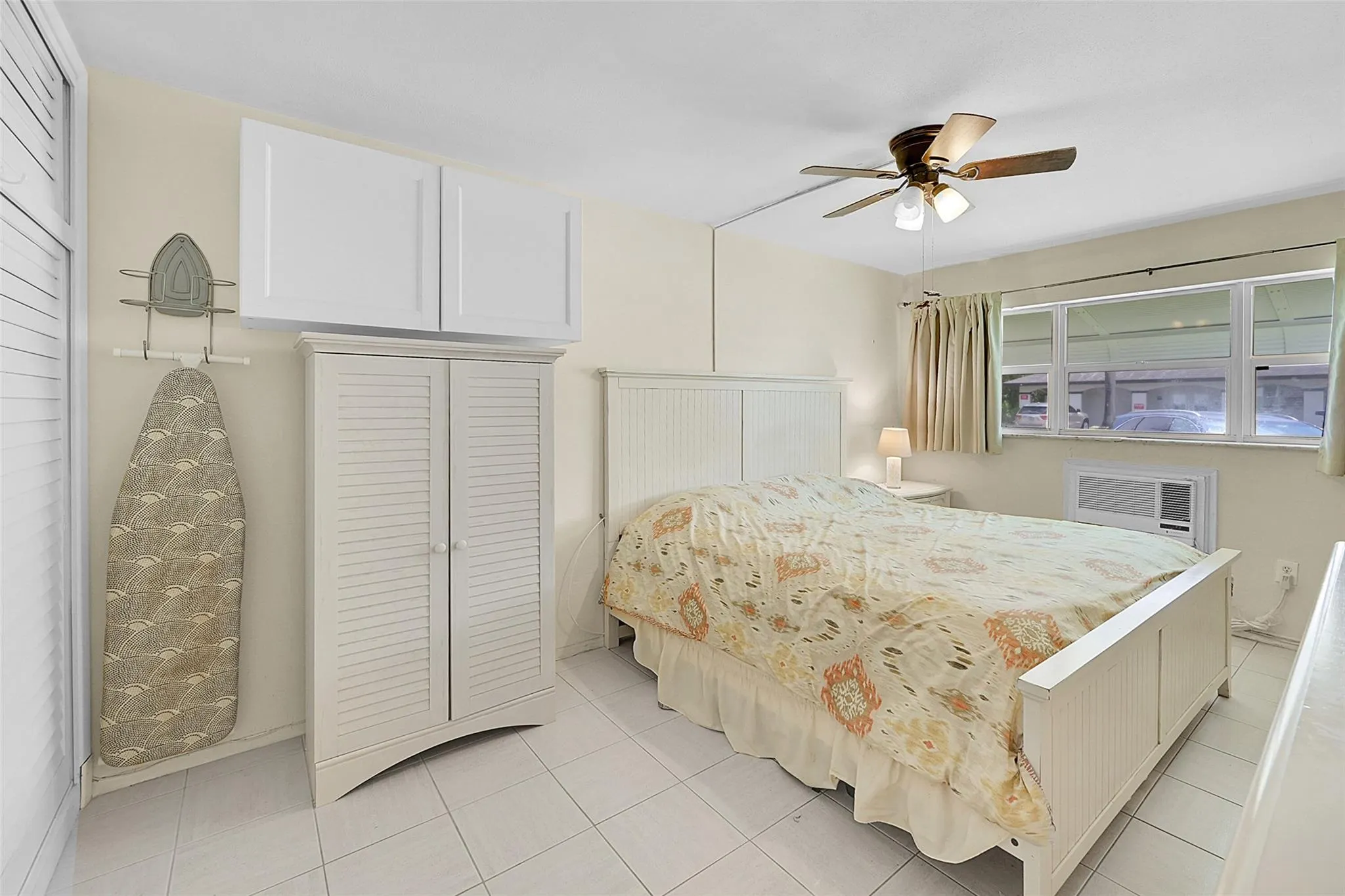 1110 N Riverside Dr, #14