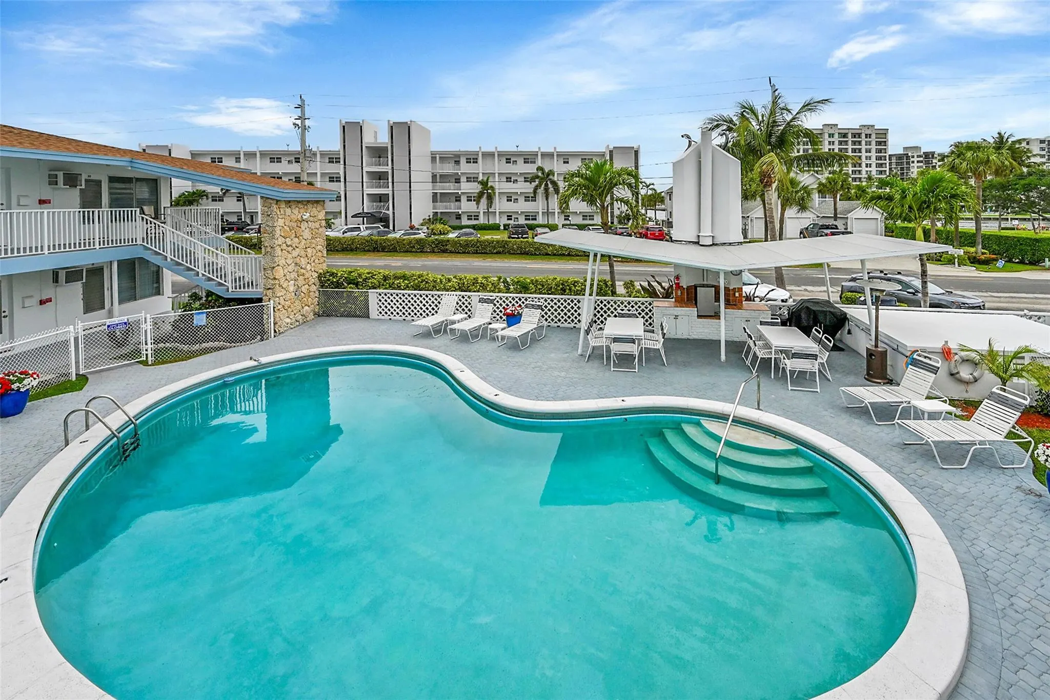 1110 N Riverside Dr, #14