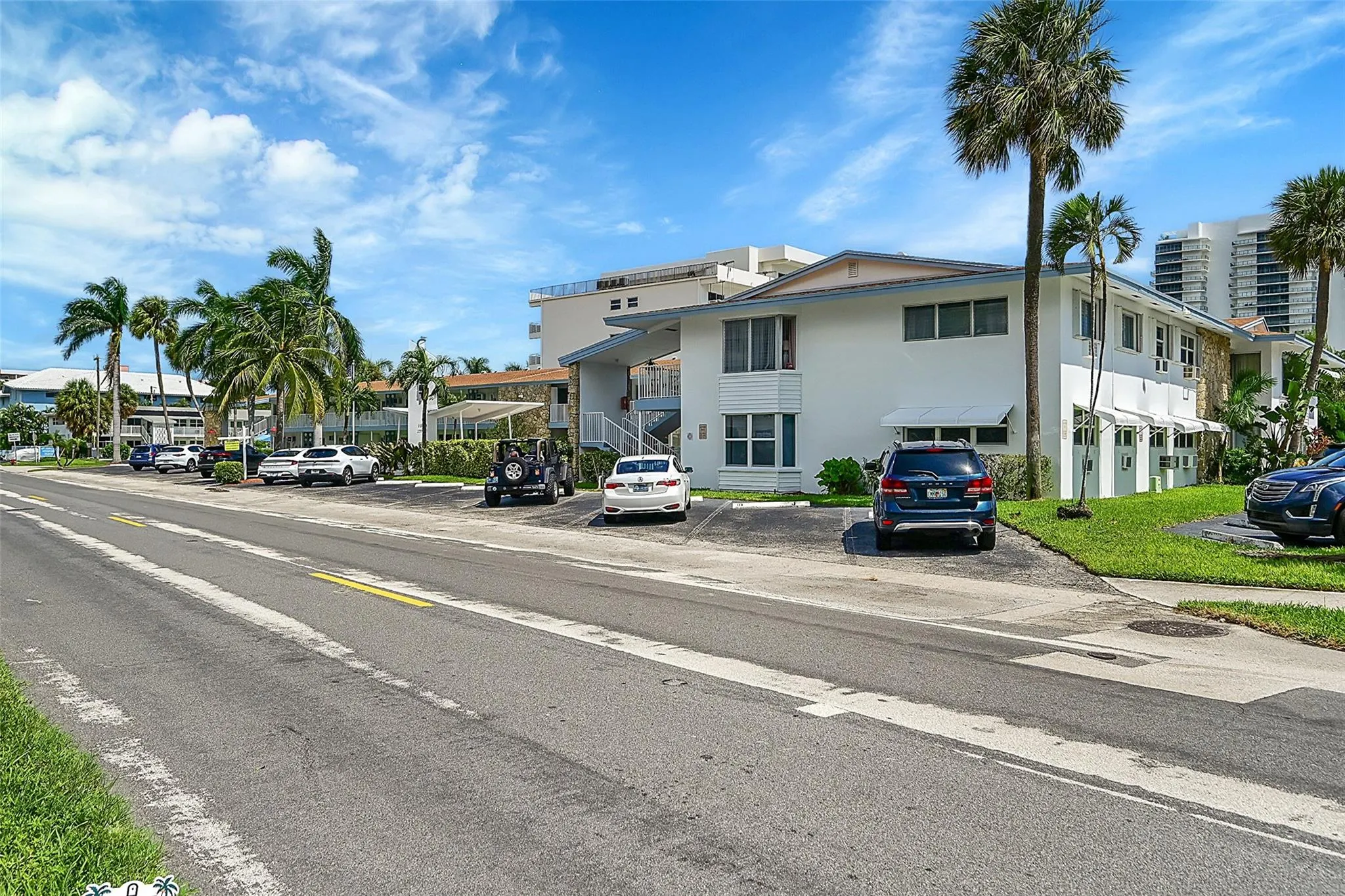 1110 N Riverside Dr, #14