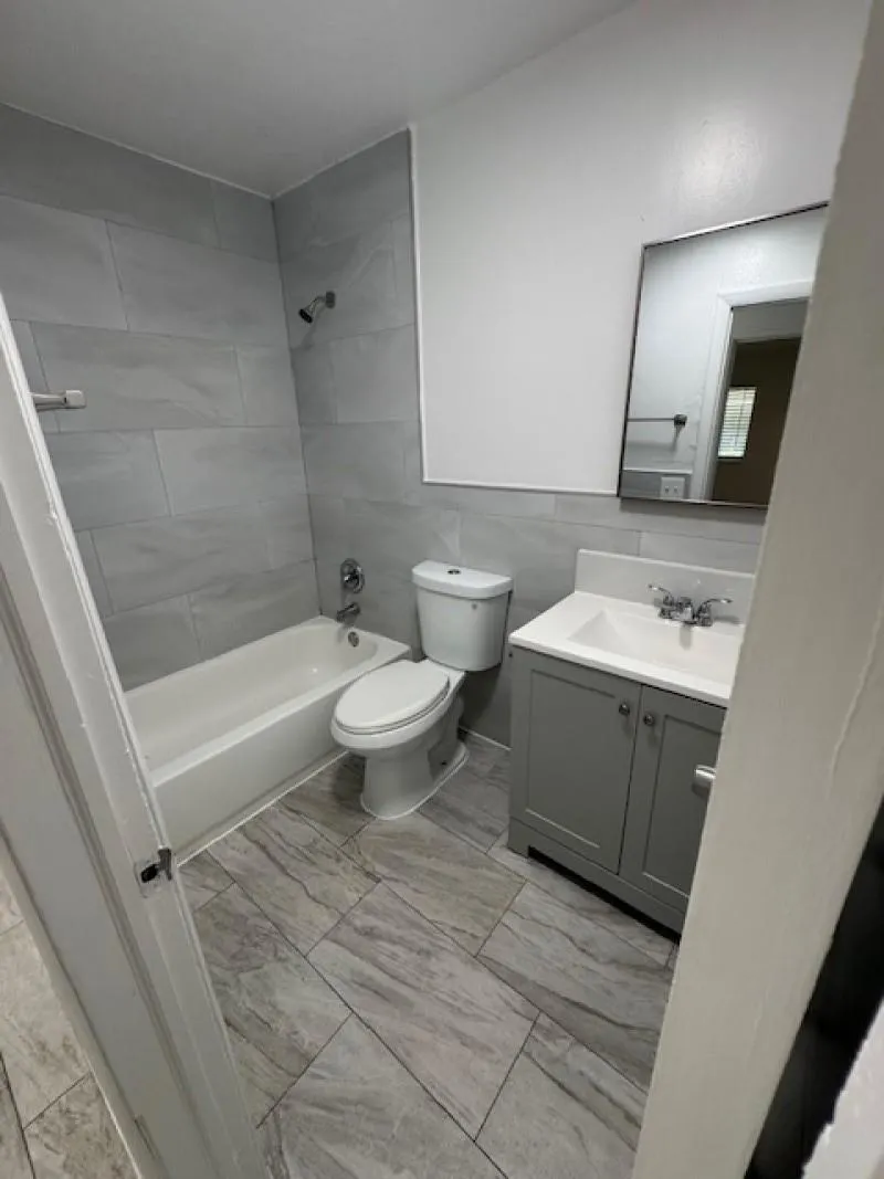 481 Banks Rd, #1