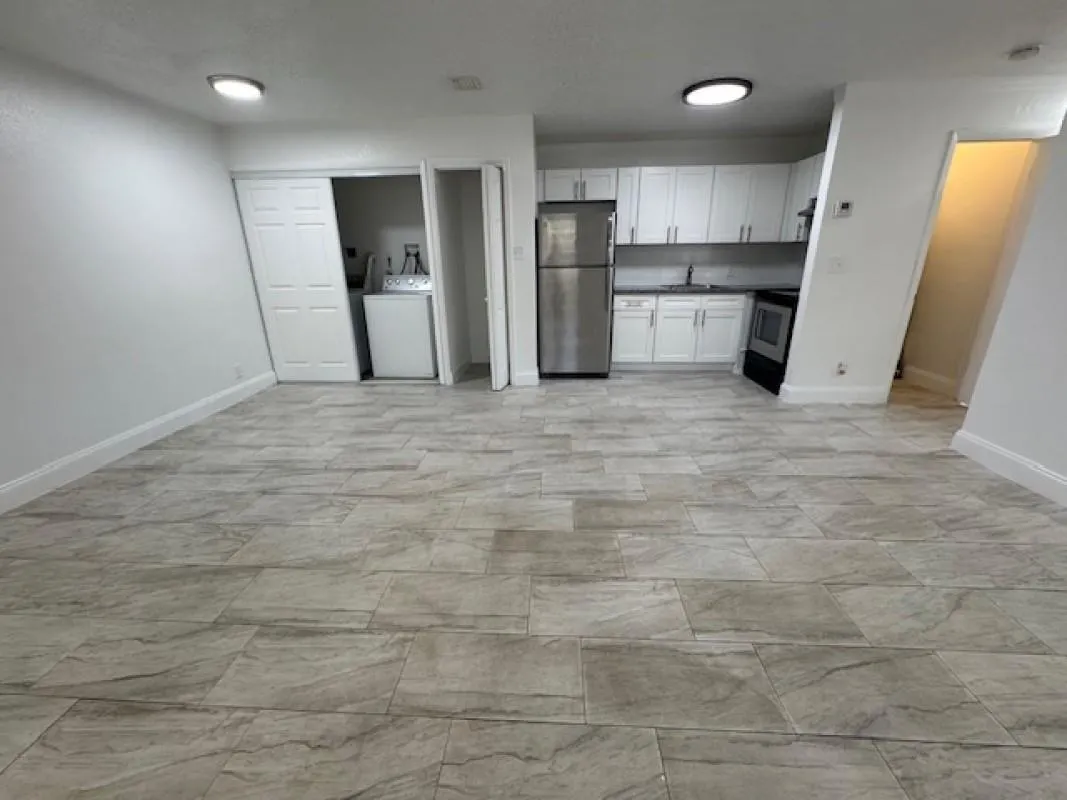 481 Banks Rd, #1