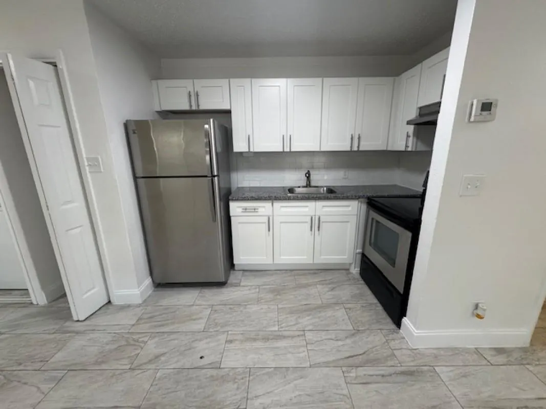 481 Banks Rd, #1
