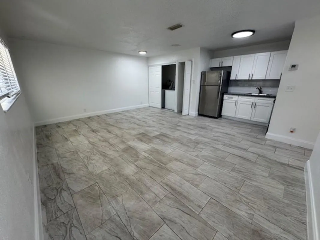 481 Banks Rd, #1