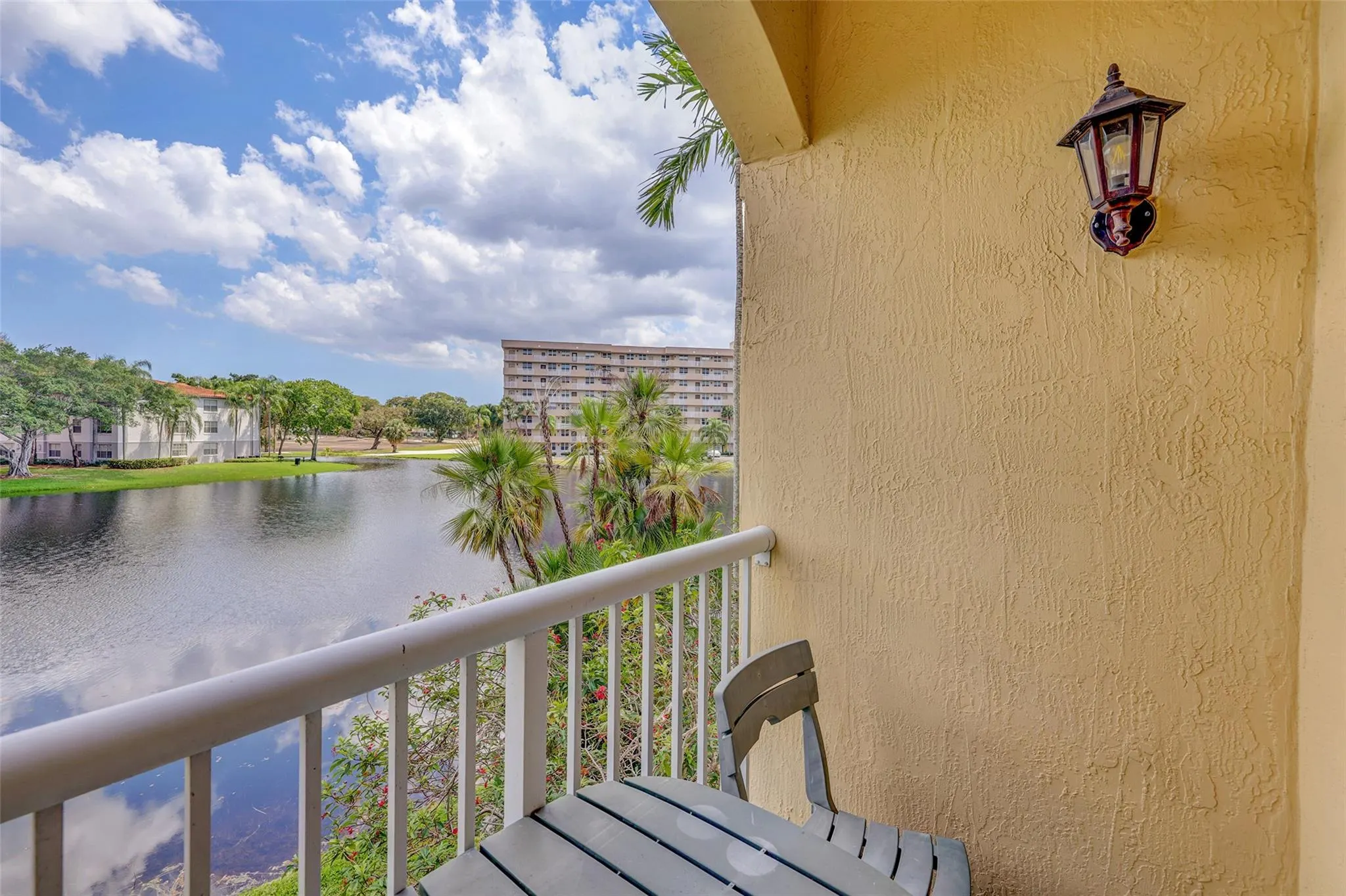 150 Jacaranda Country Club Dr, #200