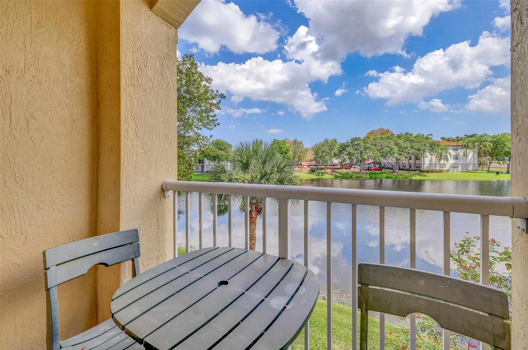 150 Jacaranda Country Club Dr, #200