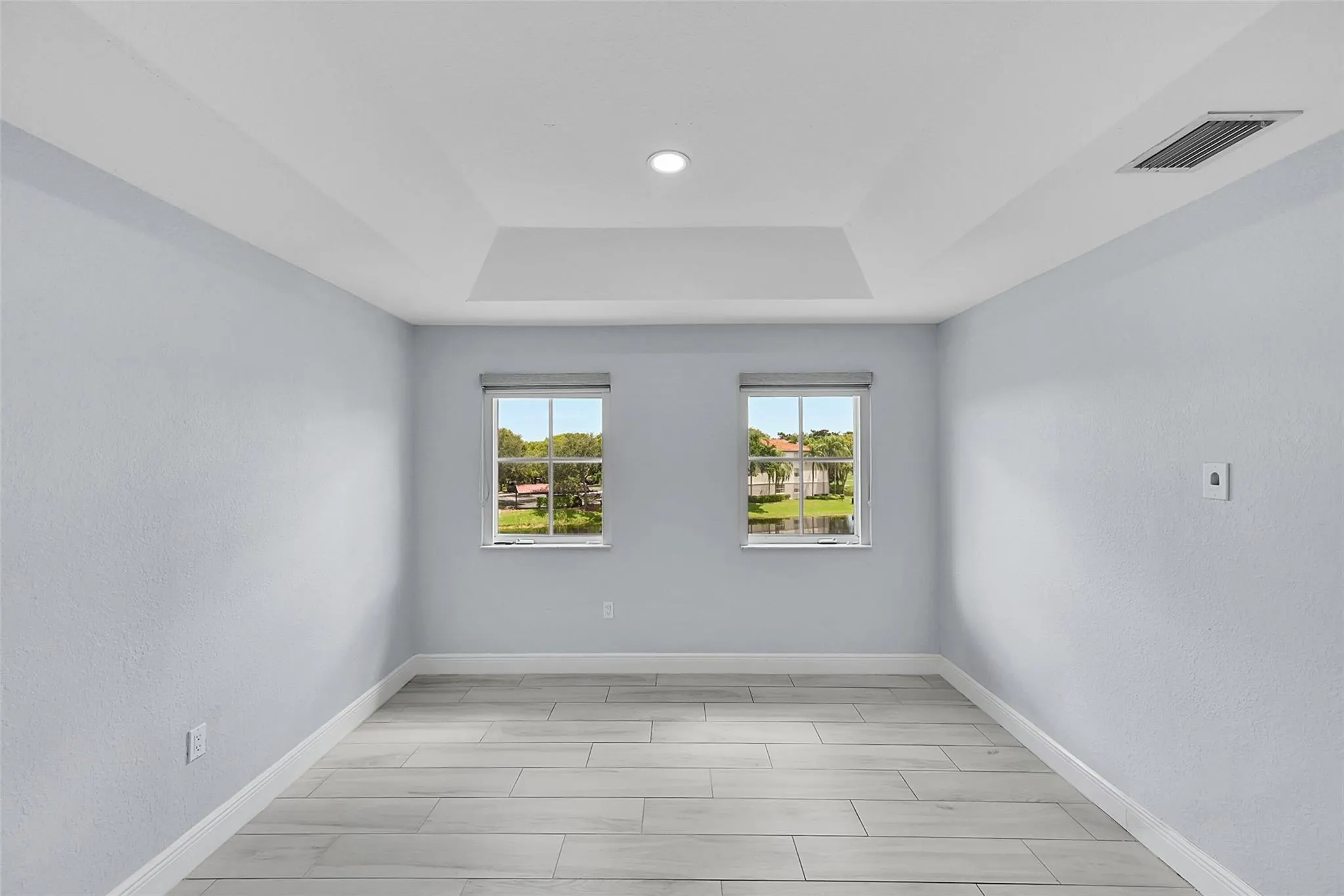 150 Jacaranda Country Club Dr, #200