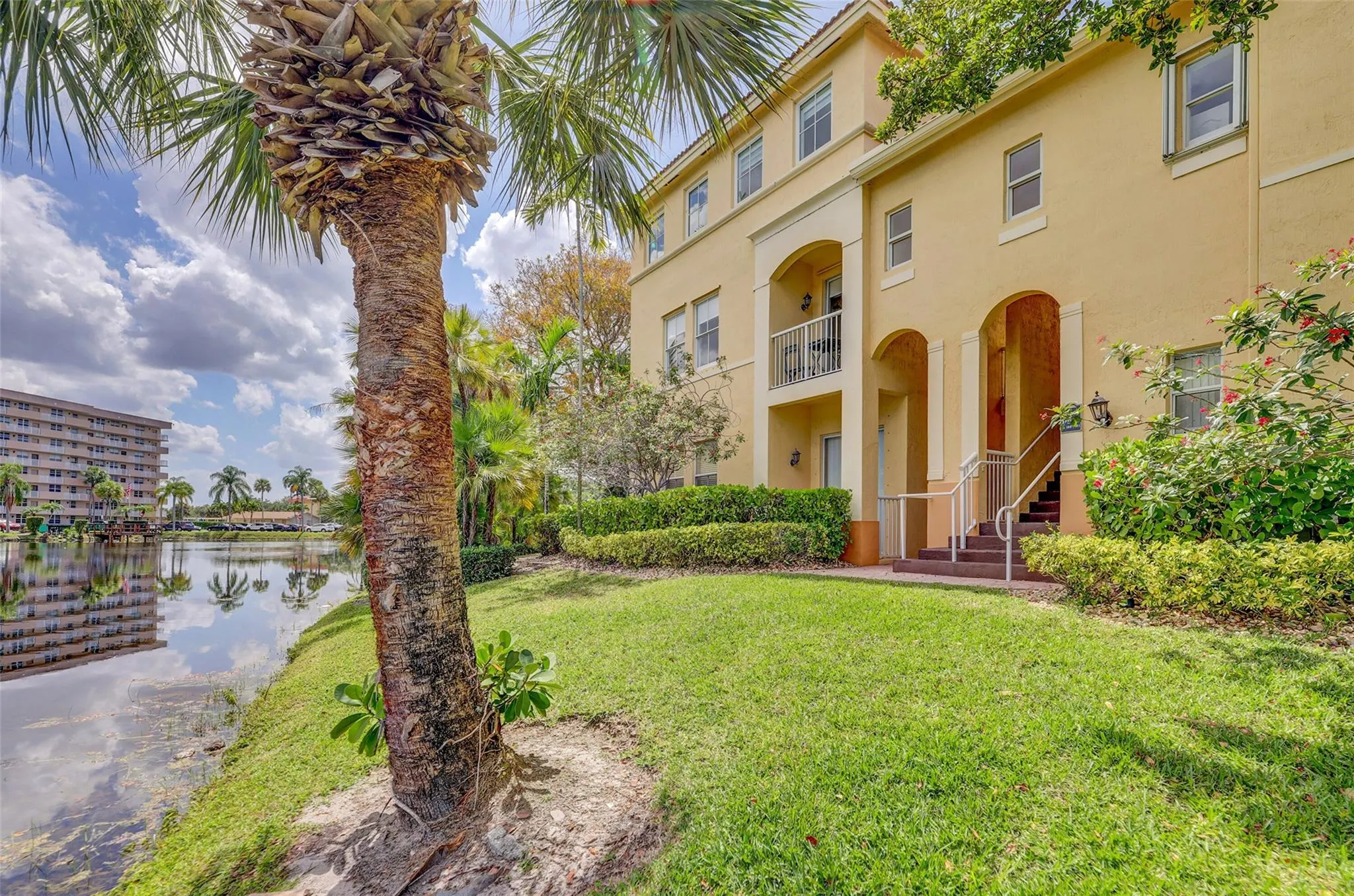 150 Jacaranda Country Club Dr, #200