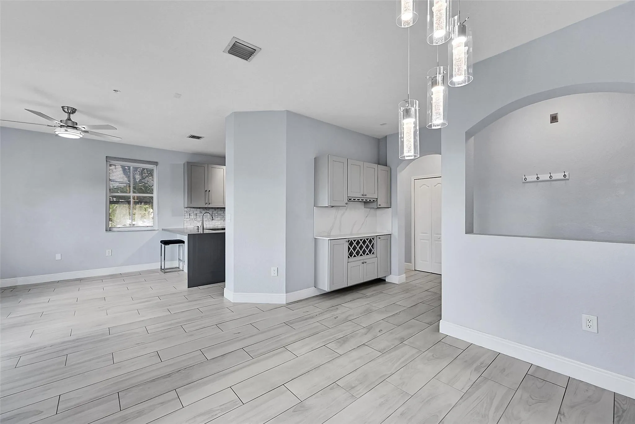 150 Jacaranda Country Club Dr, #200