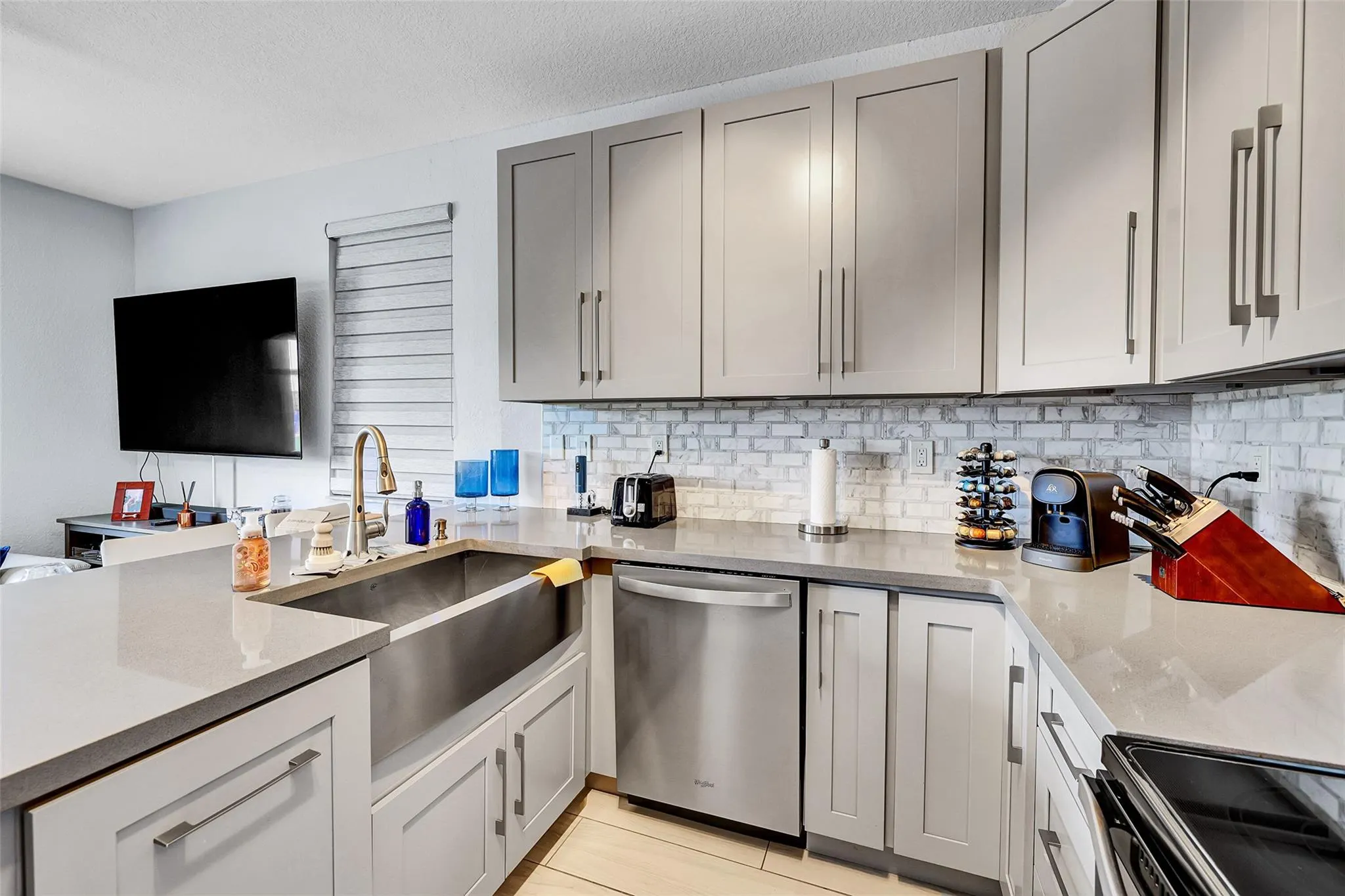 150 Jacaranda Country Club Dr, #200