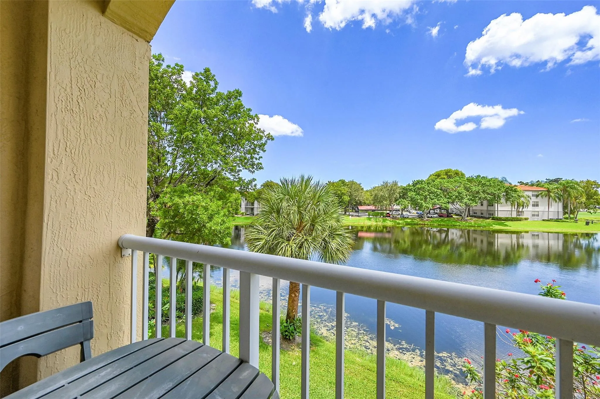 150 Jacaranda Country Club Dr, #200