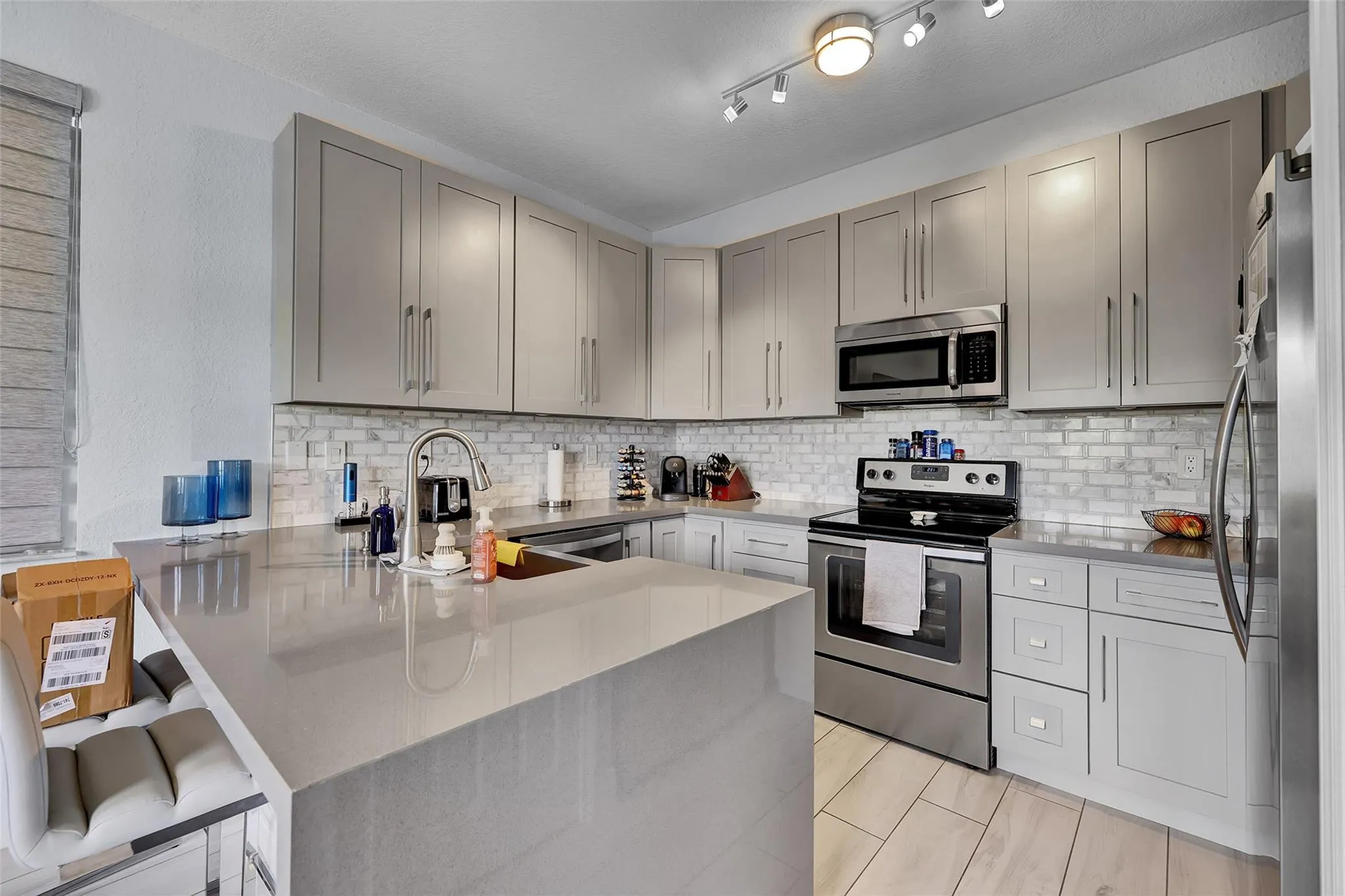 150 Jacaranda Country Club Dr, #200