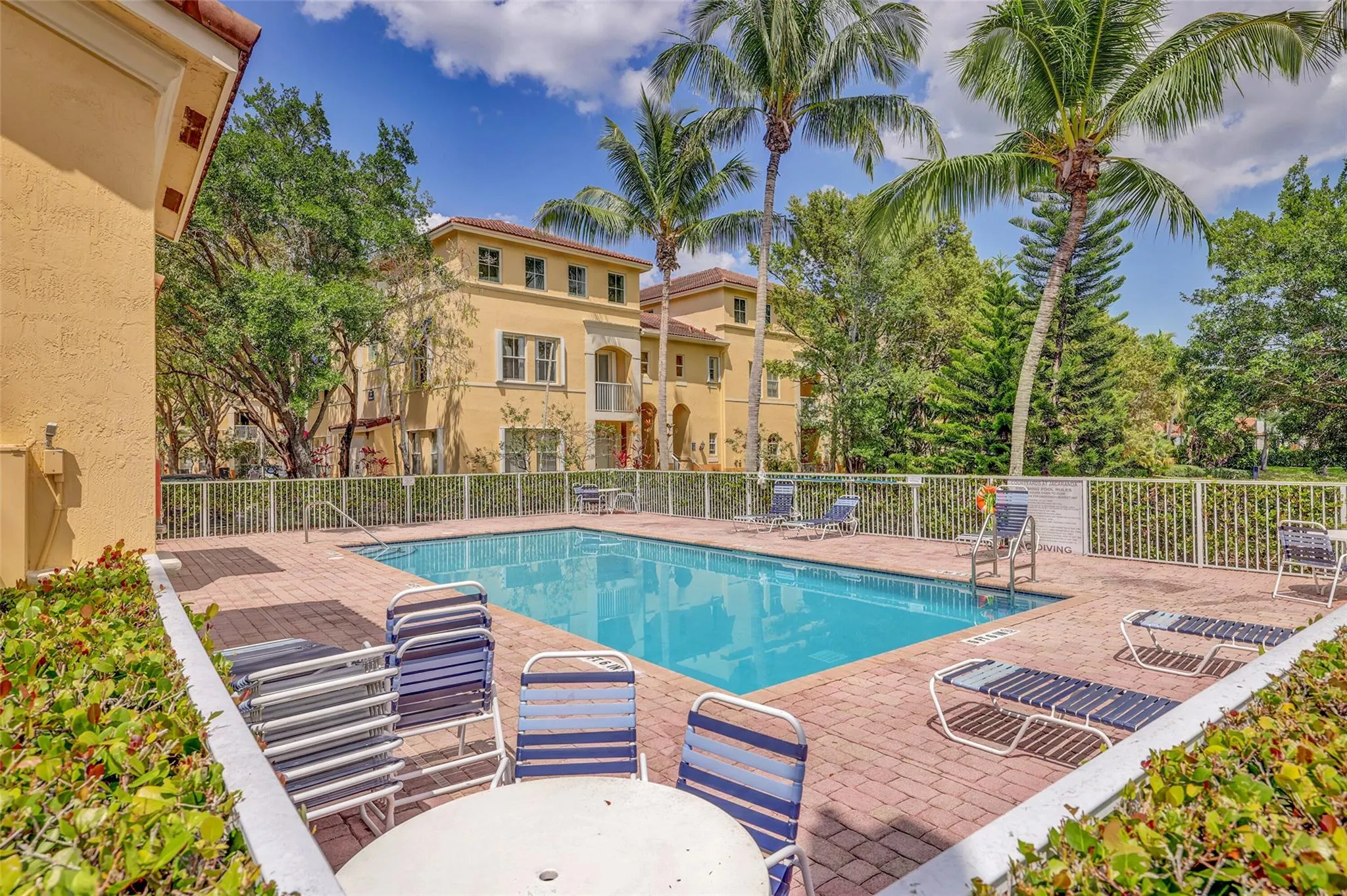 150 Jacaranda Country Club Dr, #200