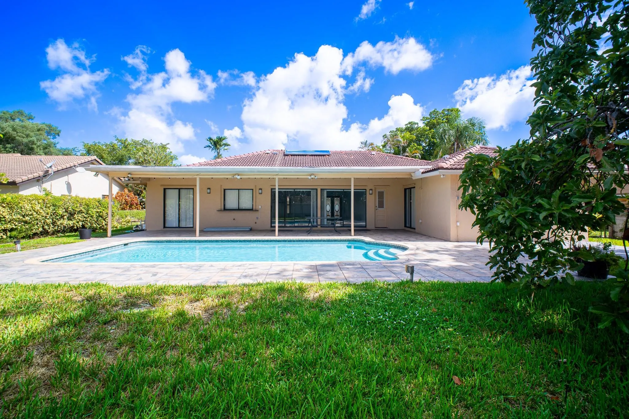 11020 NW 8th Ct