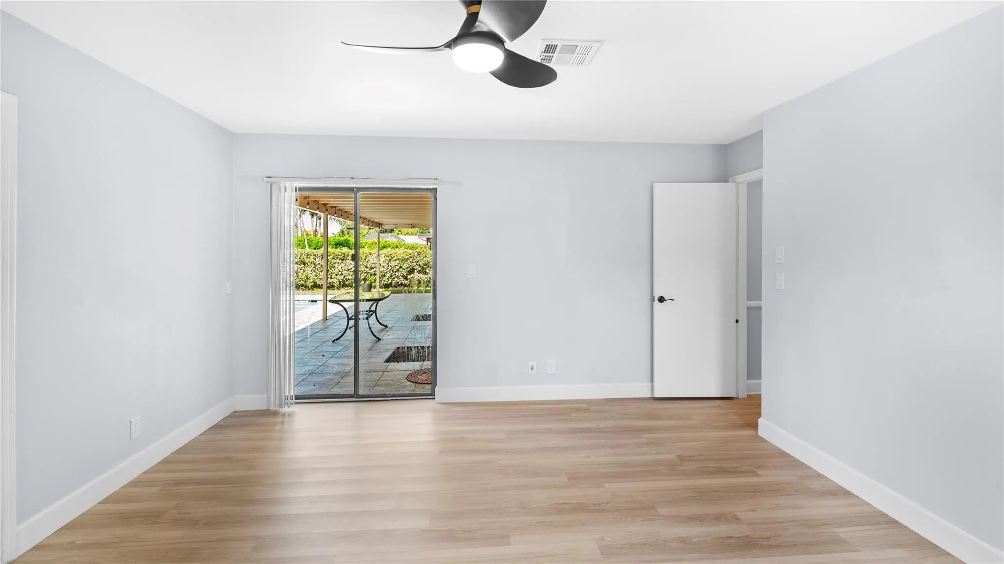 11020 NW 8th Ct