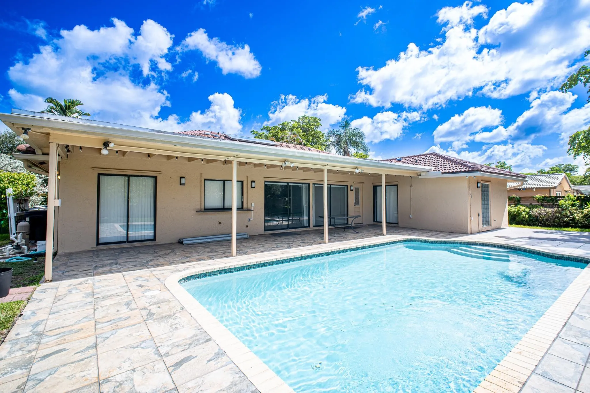 11020 NW 8th Ct