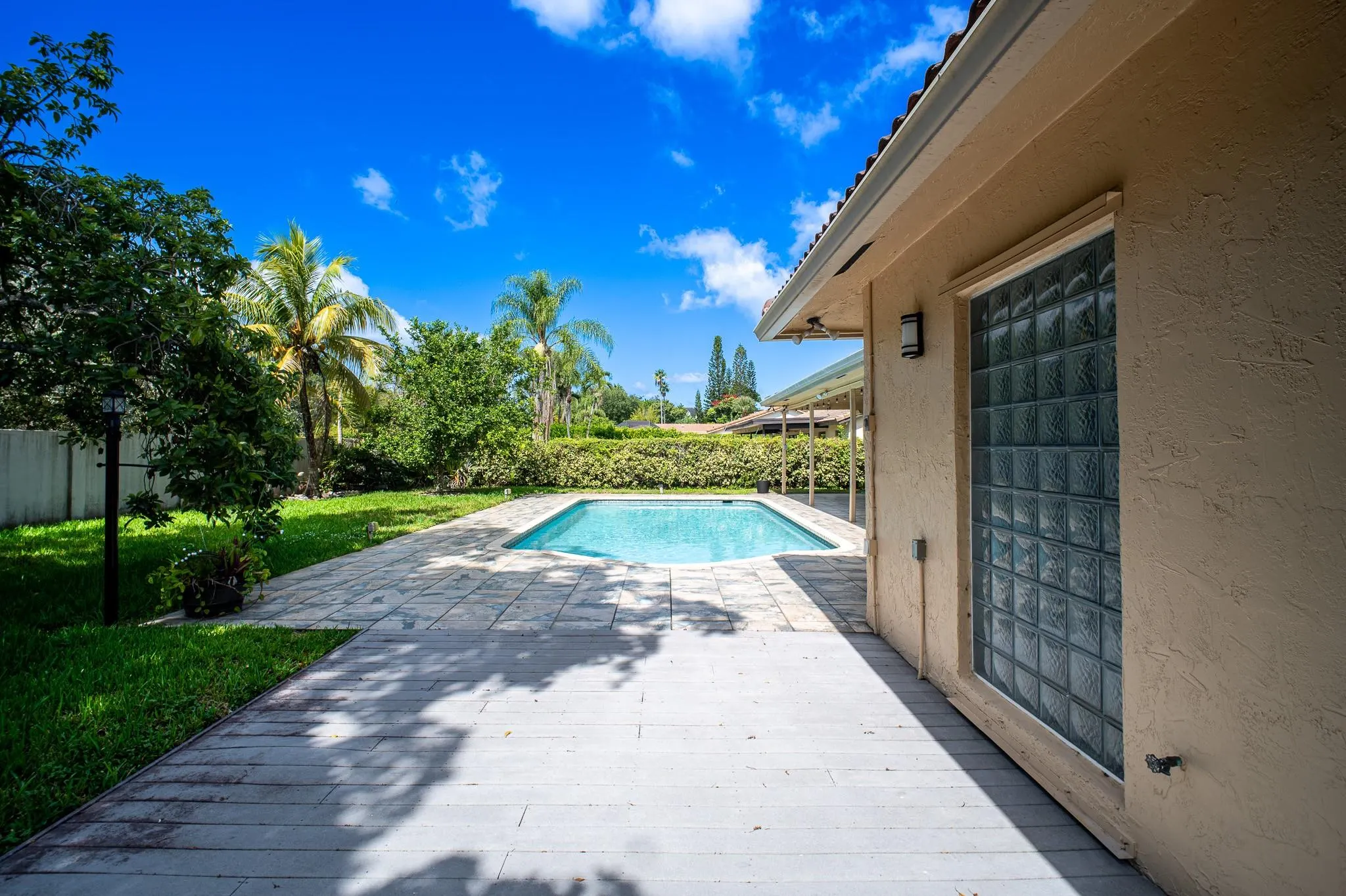 11020 NW 8th Ct