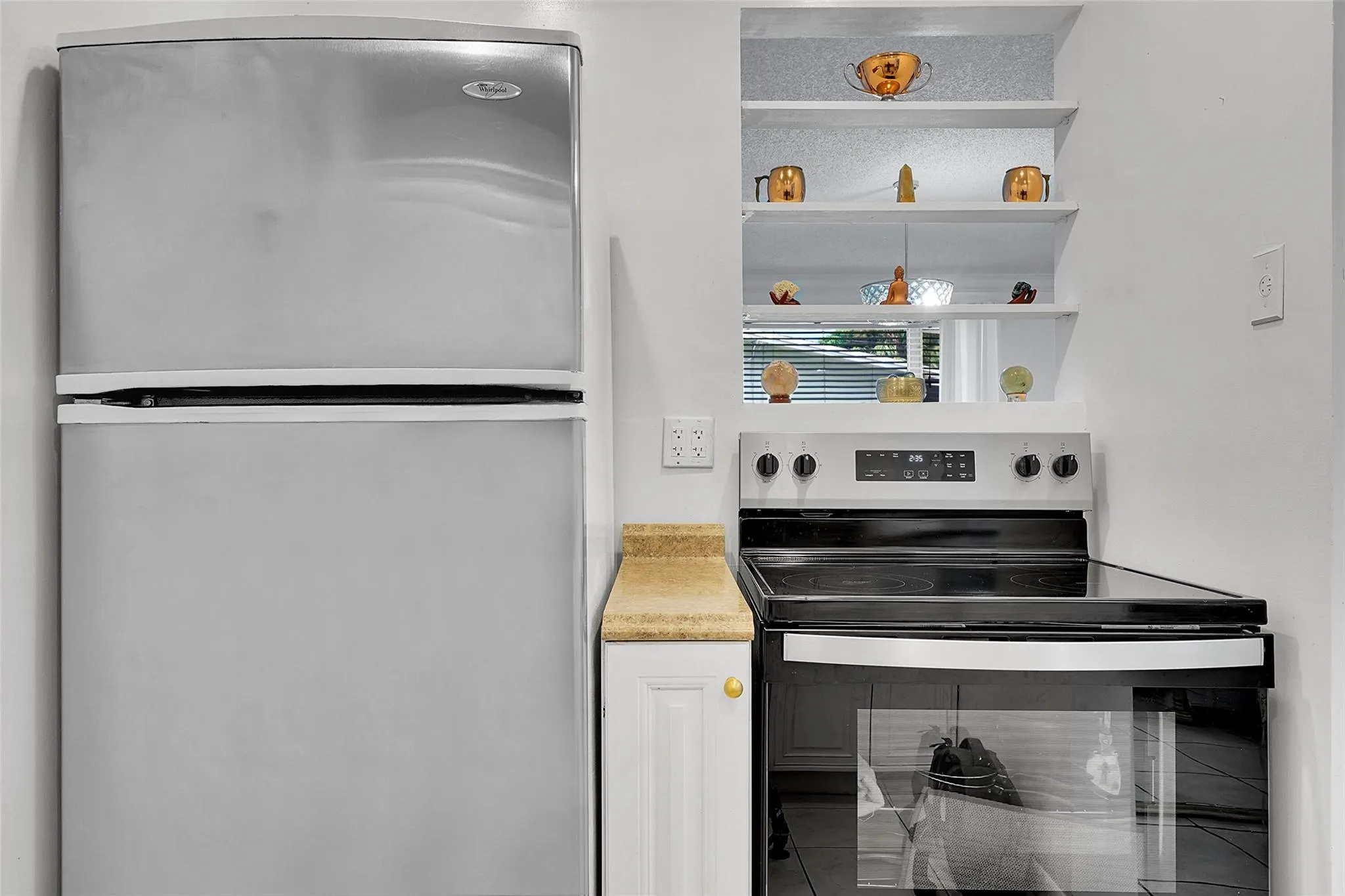 330 S Cypress Rd, #610