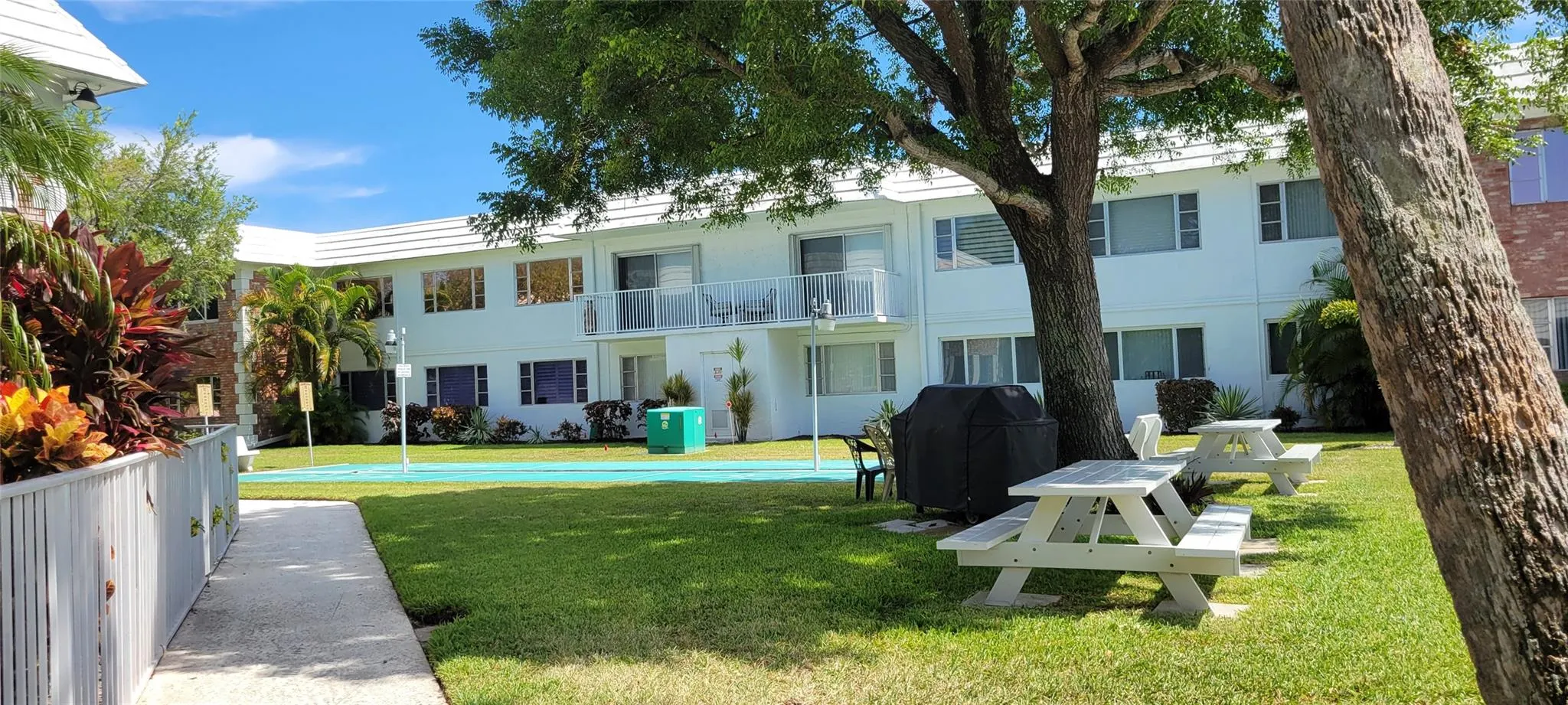 330 S Cypress Rd, #610