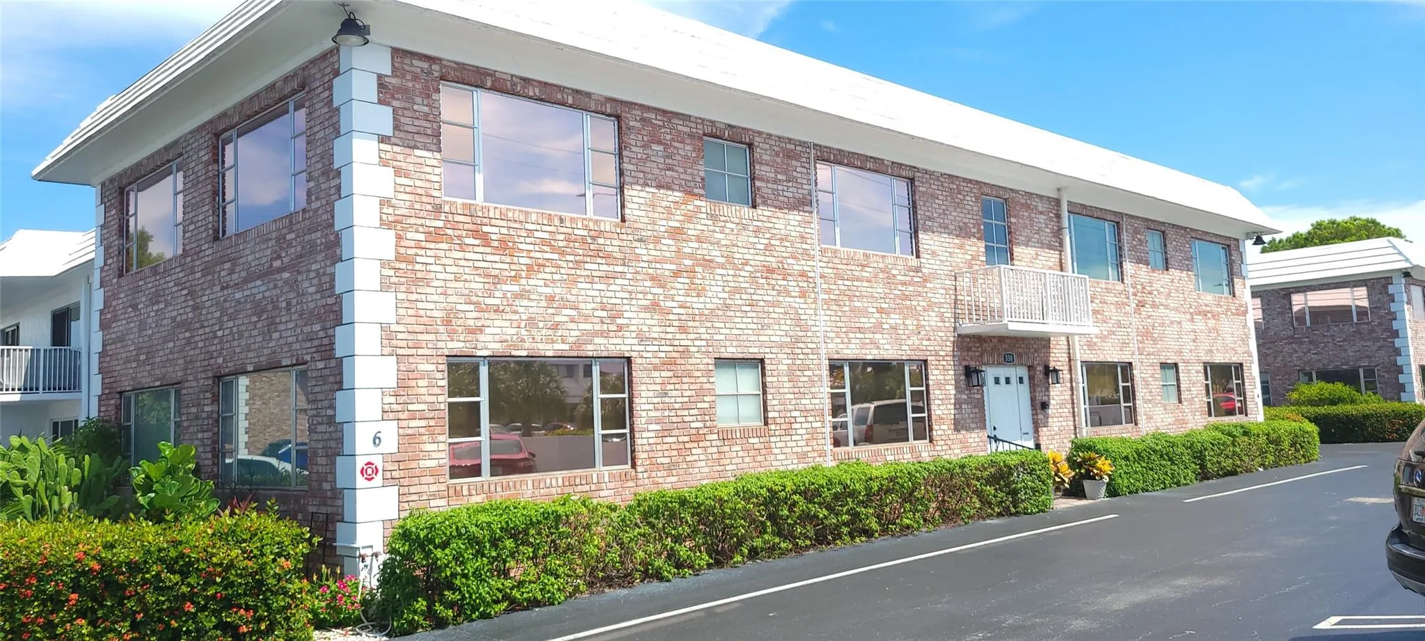 330 S Cypress Rd, #610