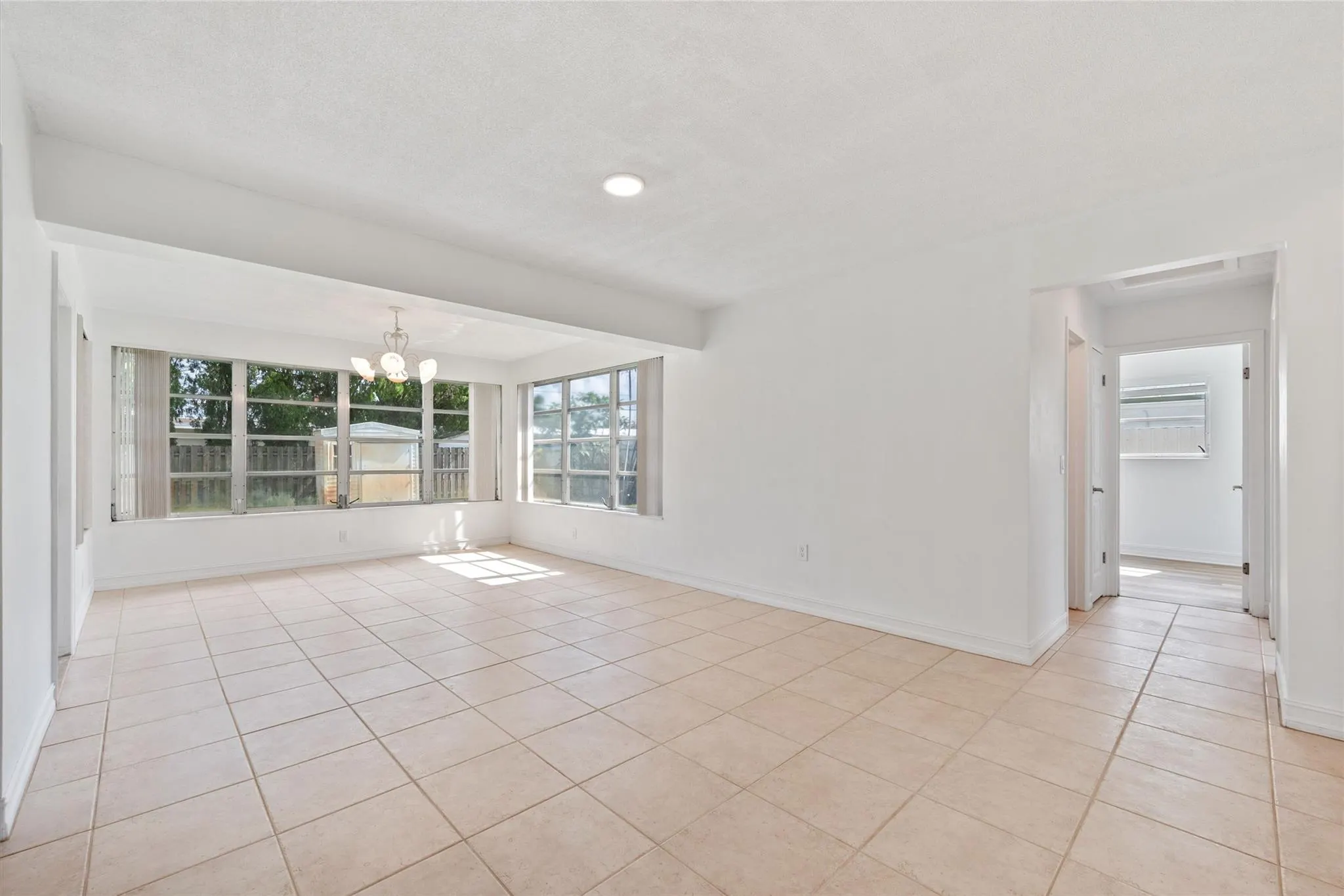 7701 NW 15th Ct