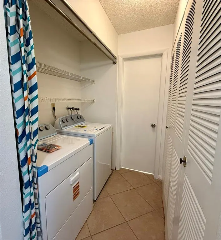 7173 Orange Dr, #205B