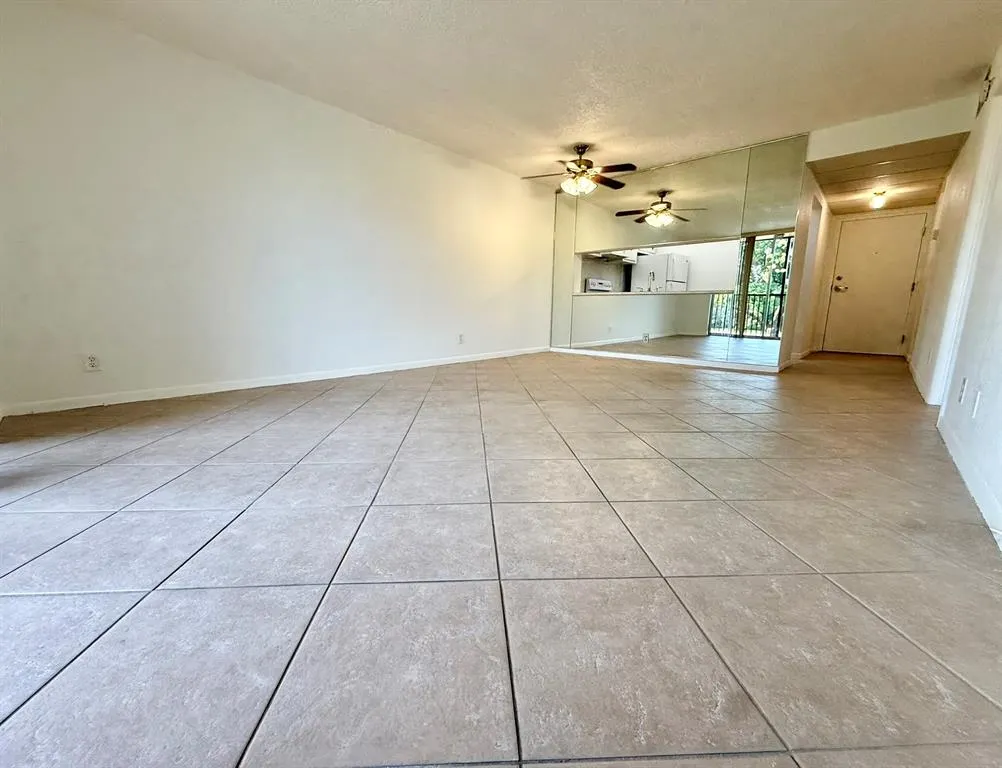 7173 Orange Dr, #205B
