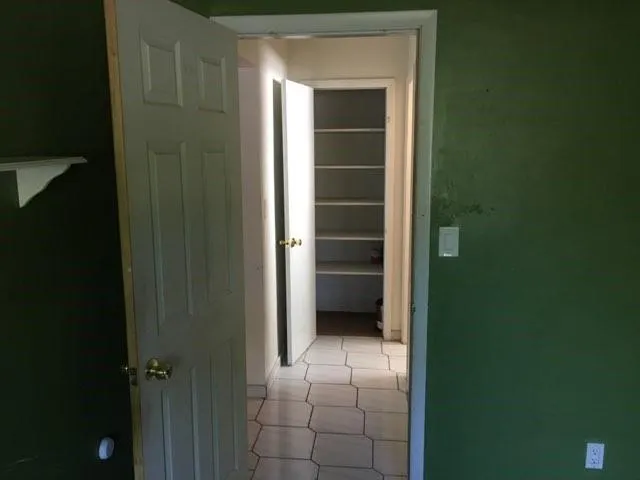 1710 N 59th Ter