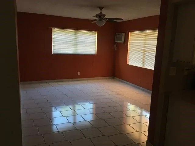 1710 N 59th Ter