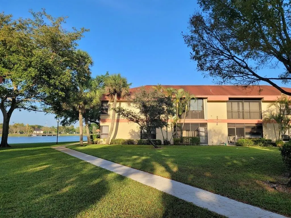 2744 S Carambola Cir S, #1919