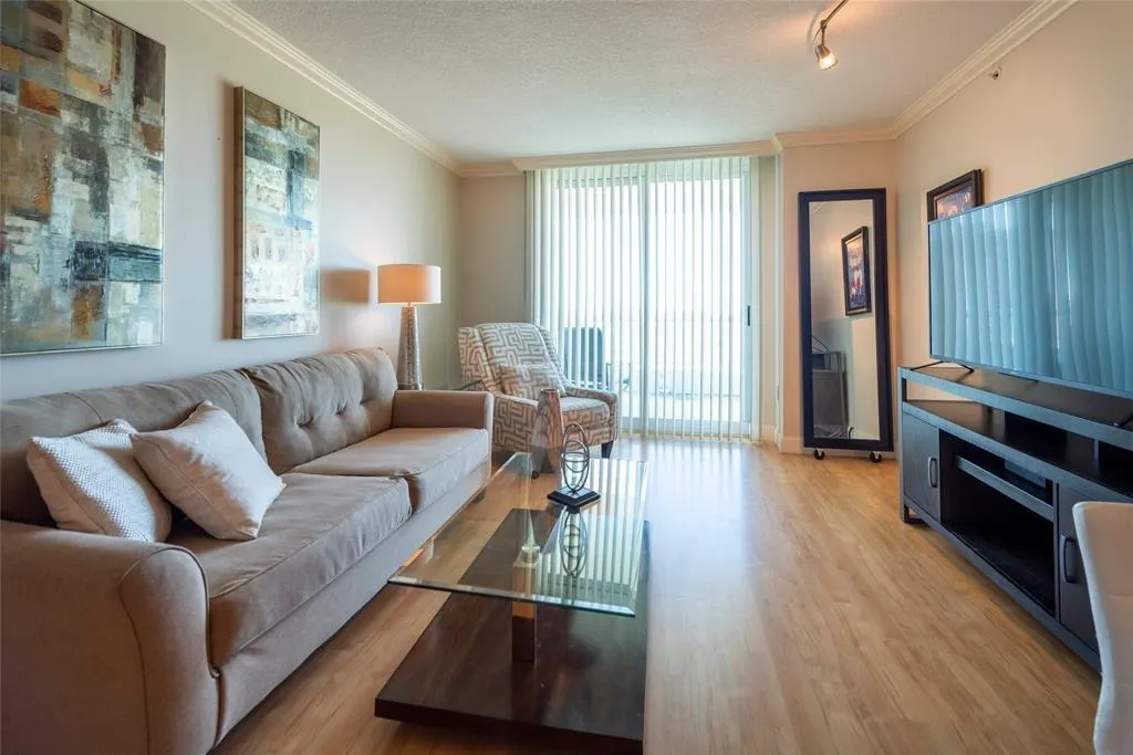 401 SW 4th Ave, #1102
