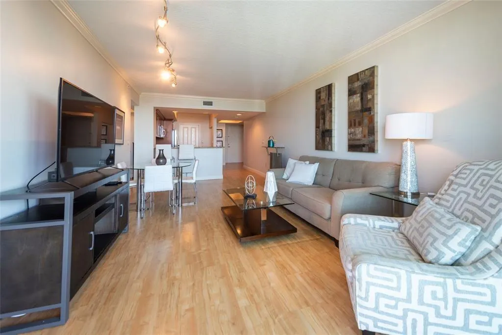 401 SW 4th Ave, #1102