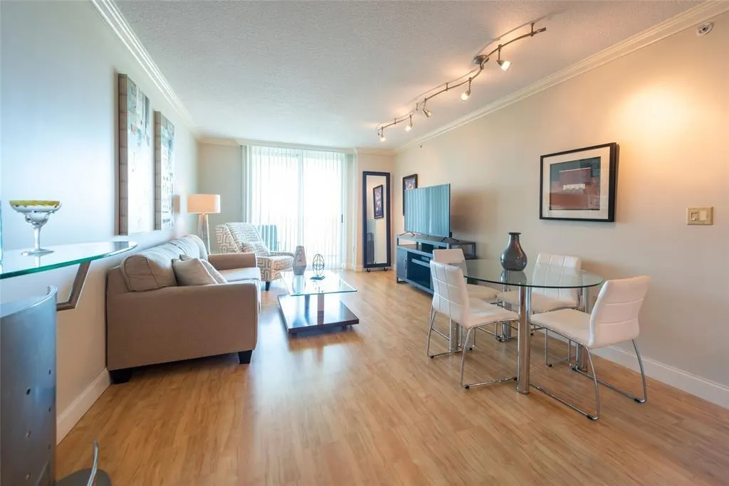 401 SW 4th Ave, #1102