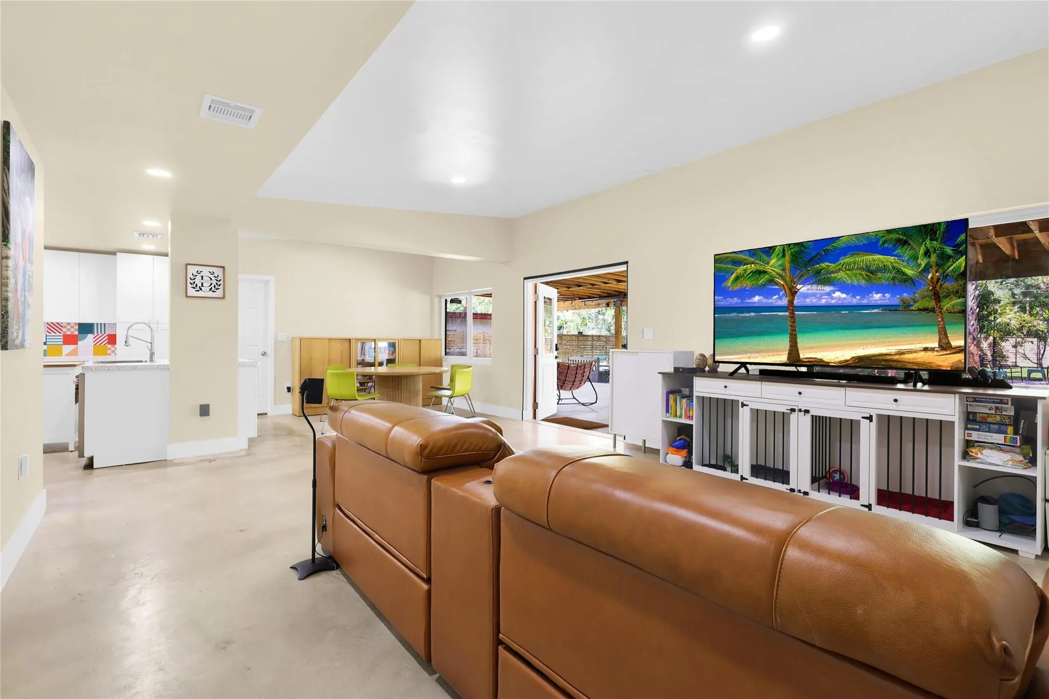 2054 SW 30th Ter
