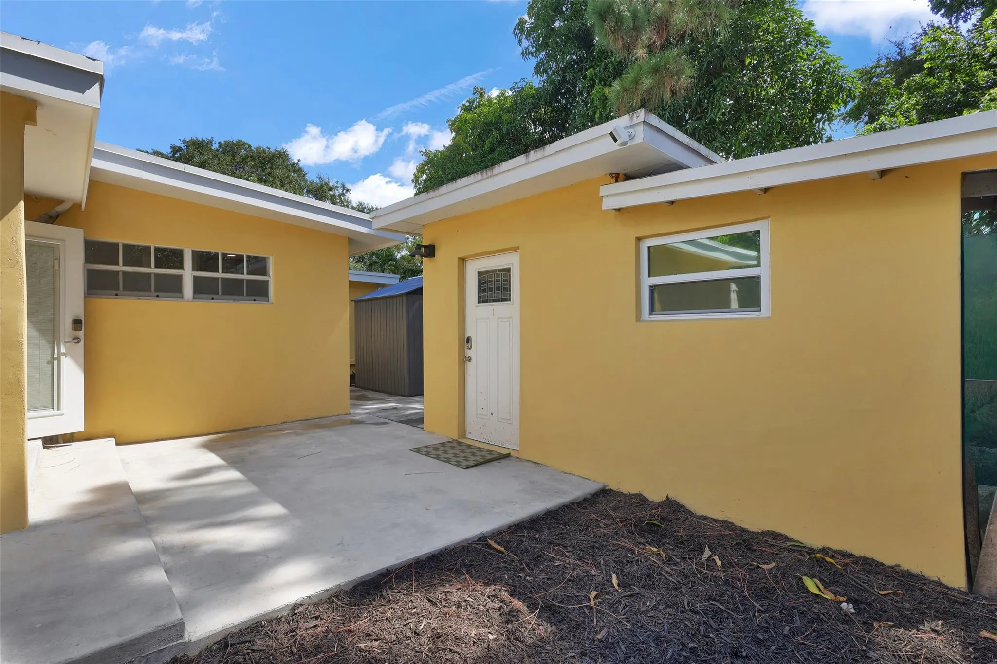 2054 SW 30th Ter