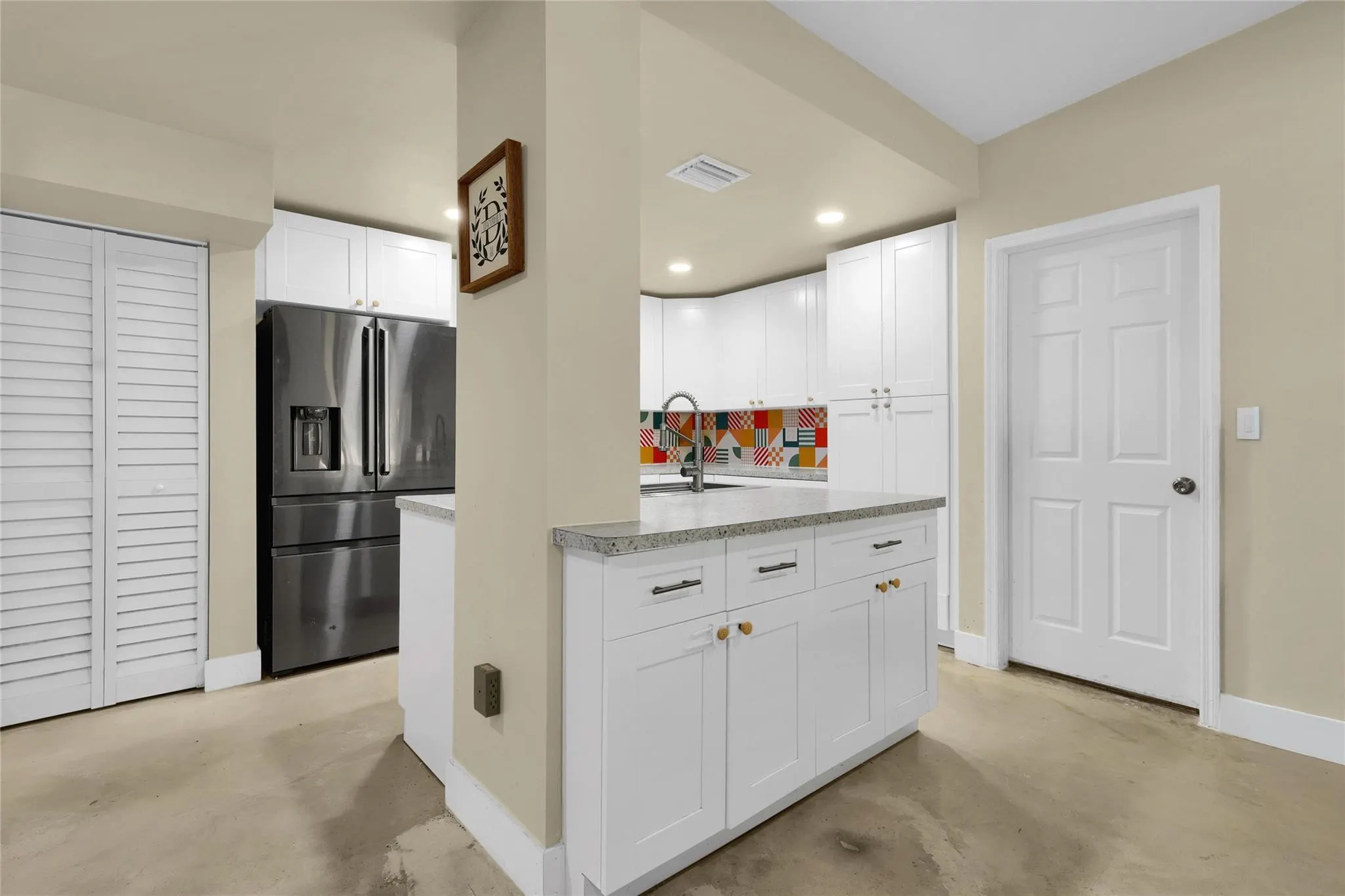 2054 SW 30th Ter