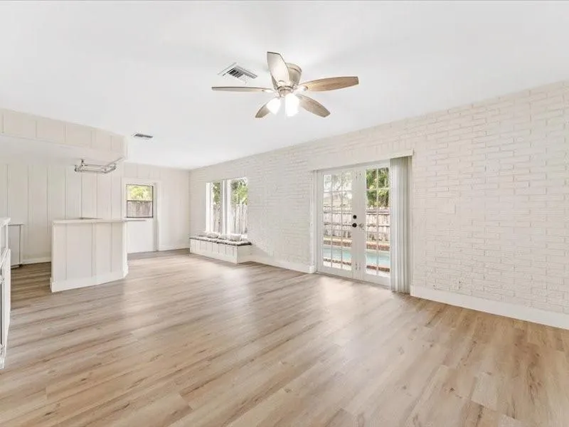 311 W Sample Rd