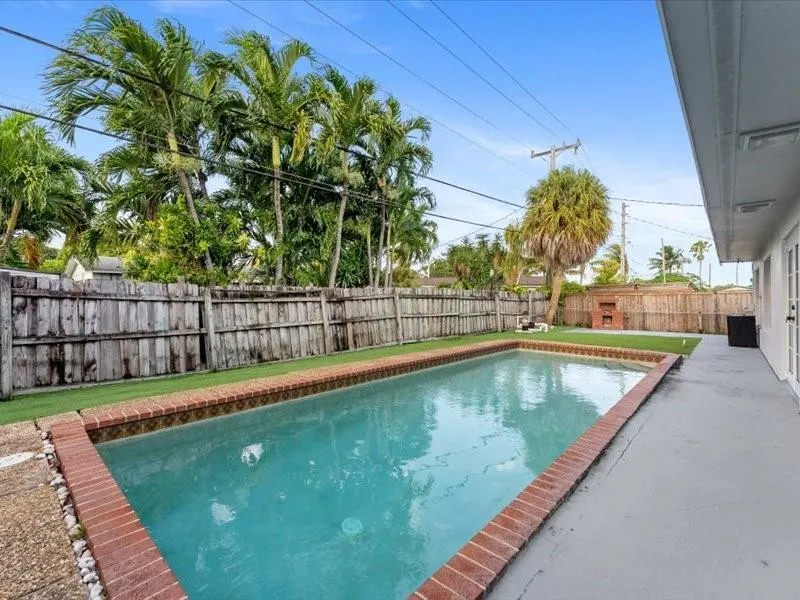 311 W Sample Rd