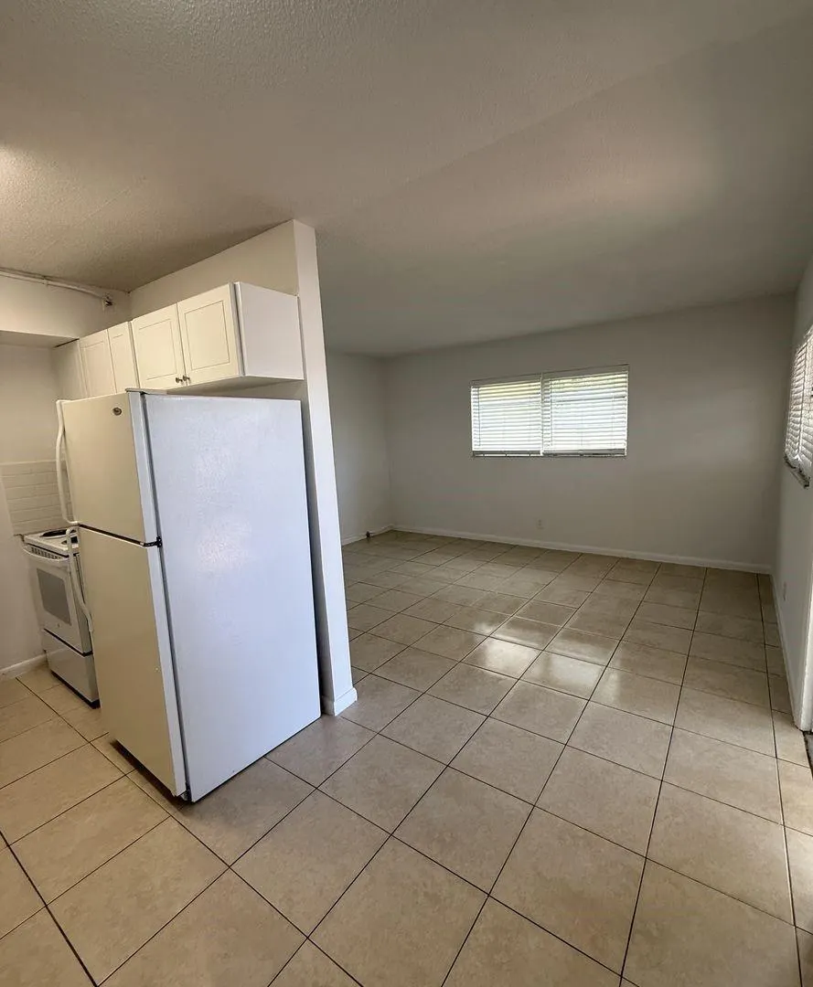 481 Sunshine Dr, #C3