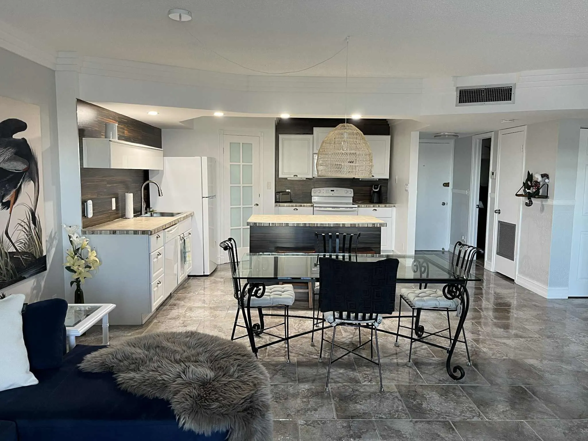 4770 NW 21st St, #405