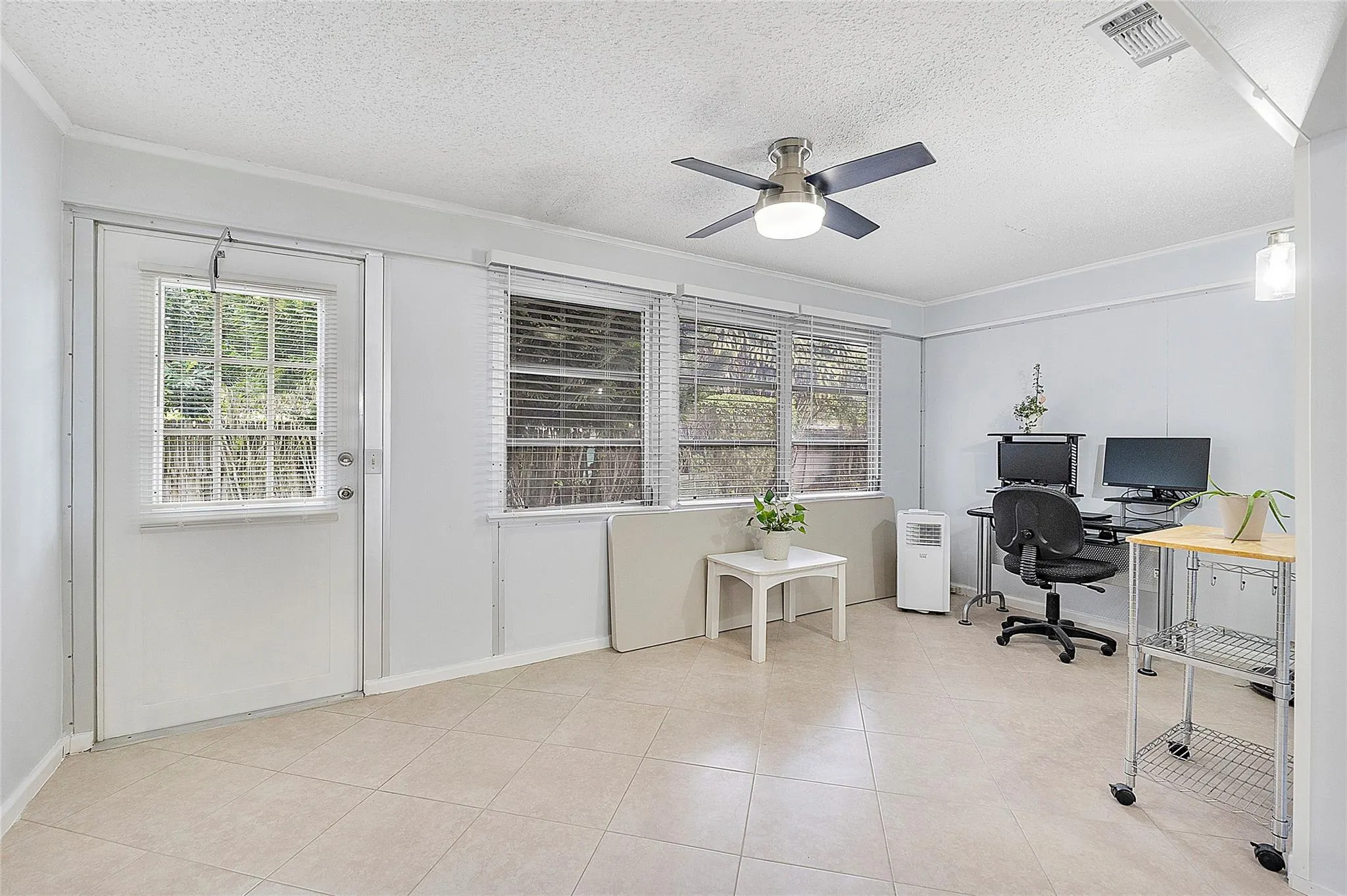 393 Bennington Ln, #393