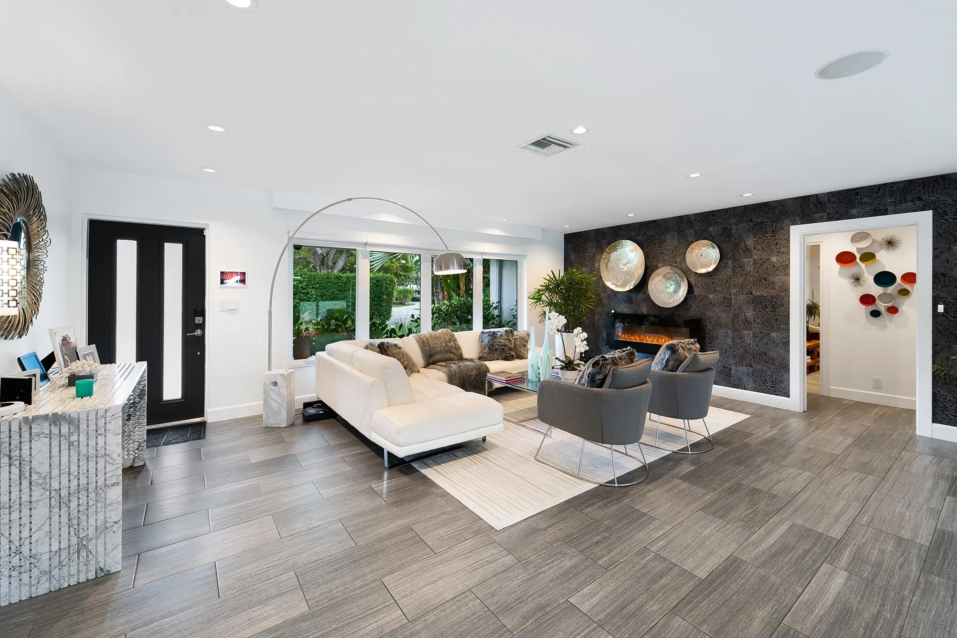 2617 Bayview Dr