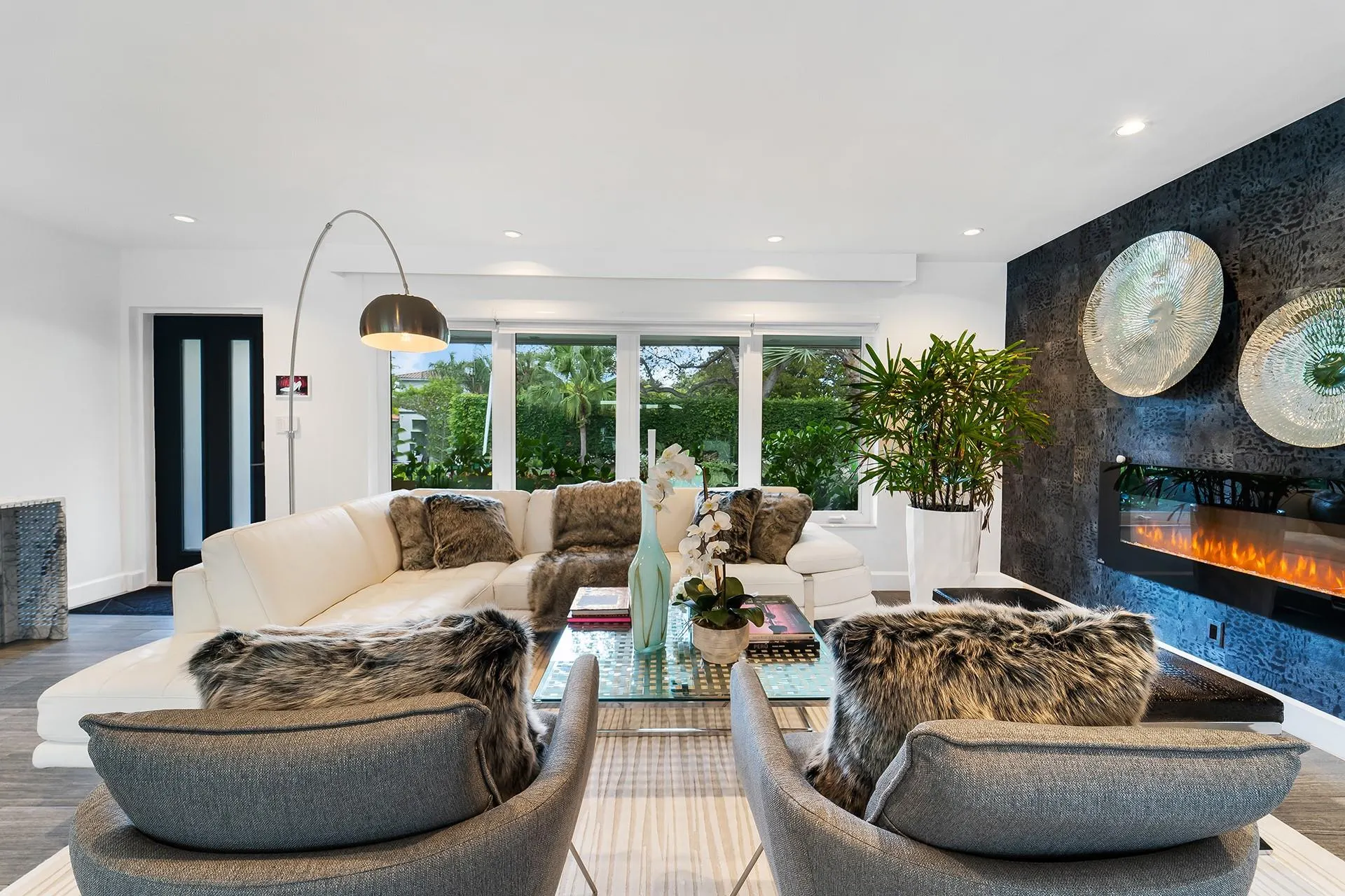 2617 Bayview Dr