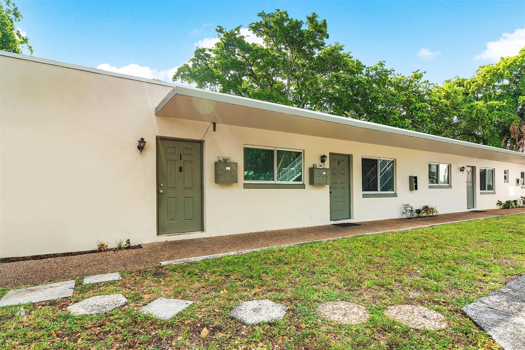 620 SW 7th St 1-7