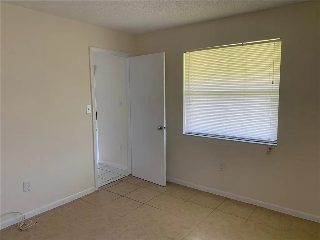 6001 Shakerwood Cir, #208