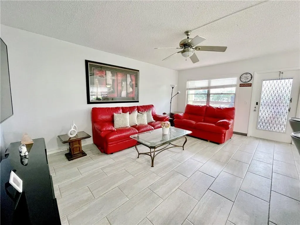 393 Mansfield J, #393