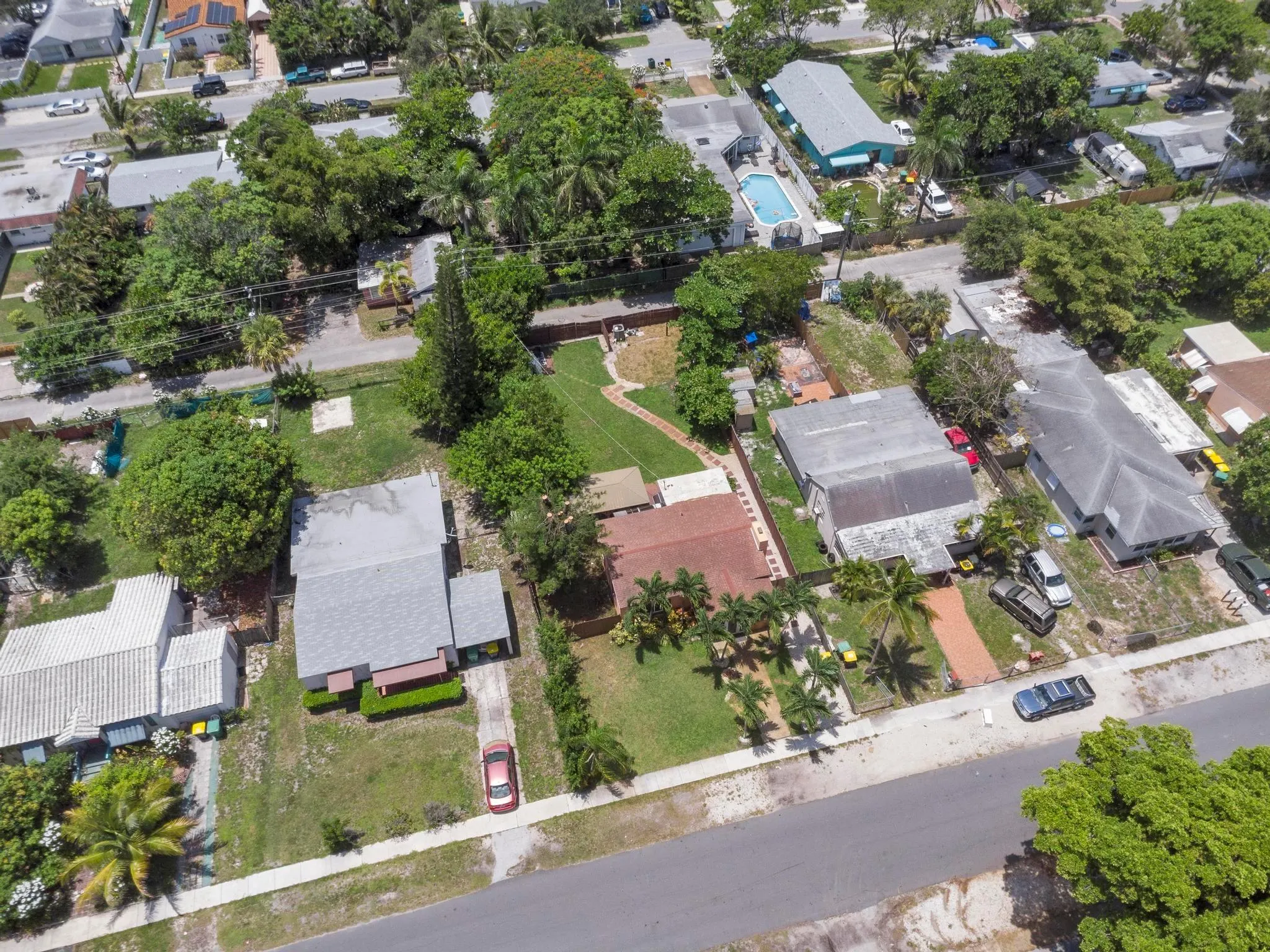 37 SW 11th St
