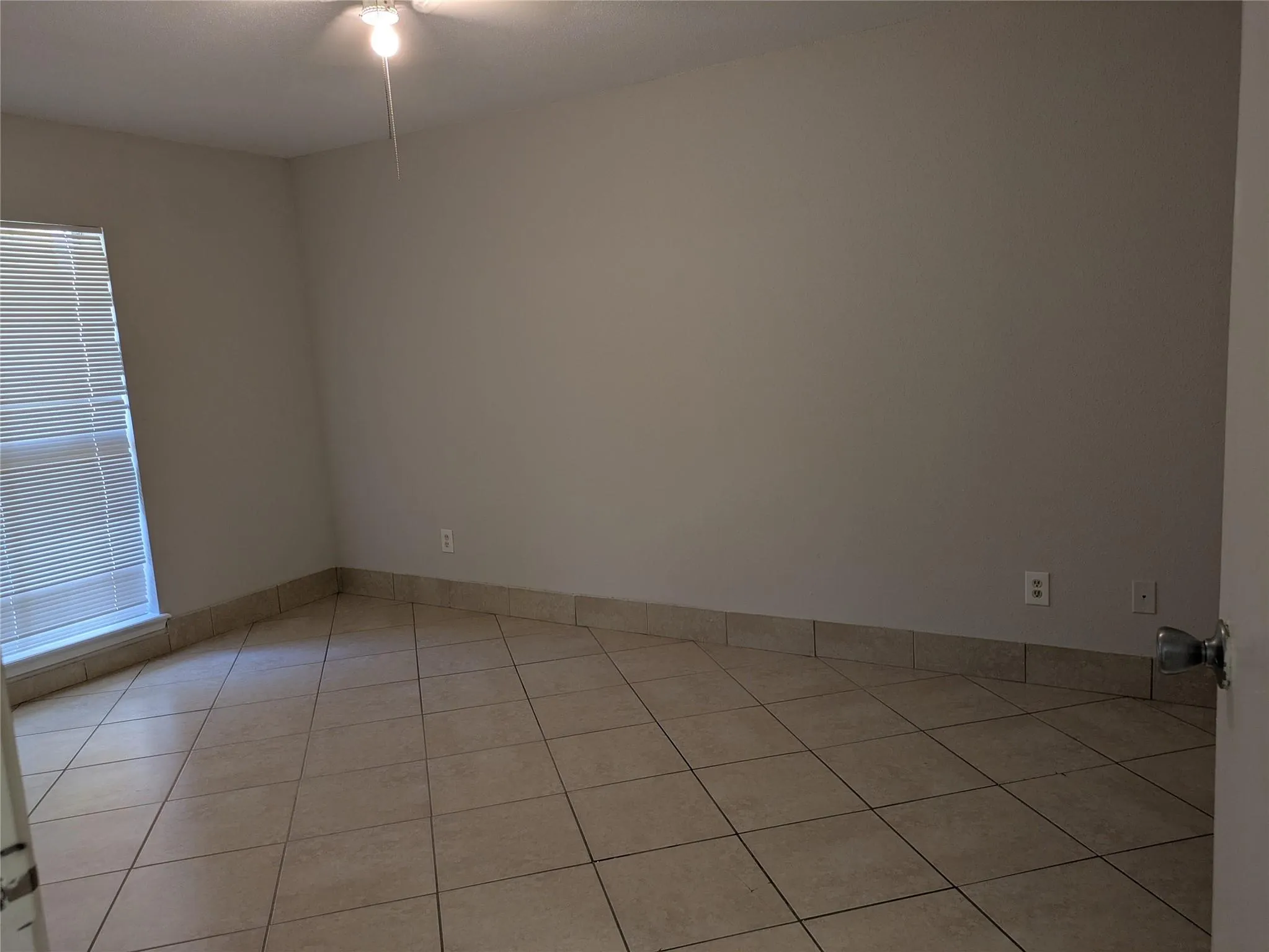 875 RIVERSIDE DR., #724