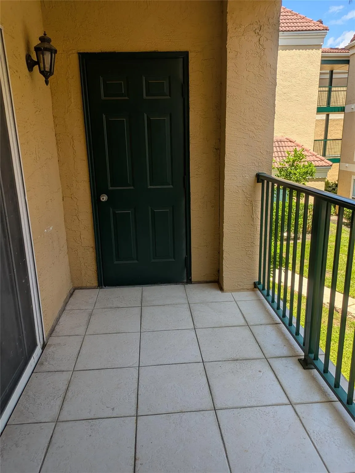 875 RIVERSIDE DR., #724